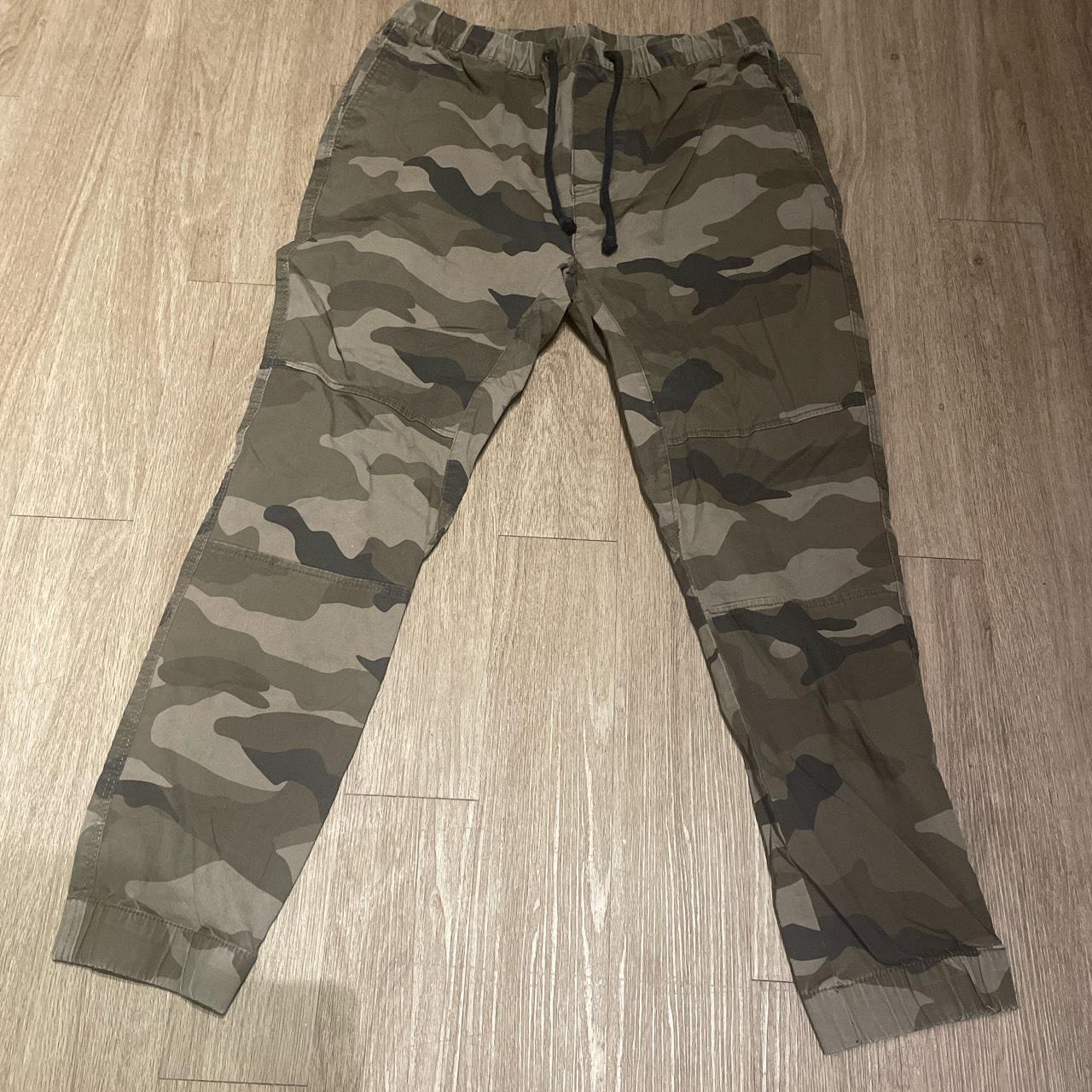 H&m camo outlet joggers