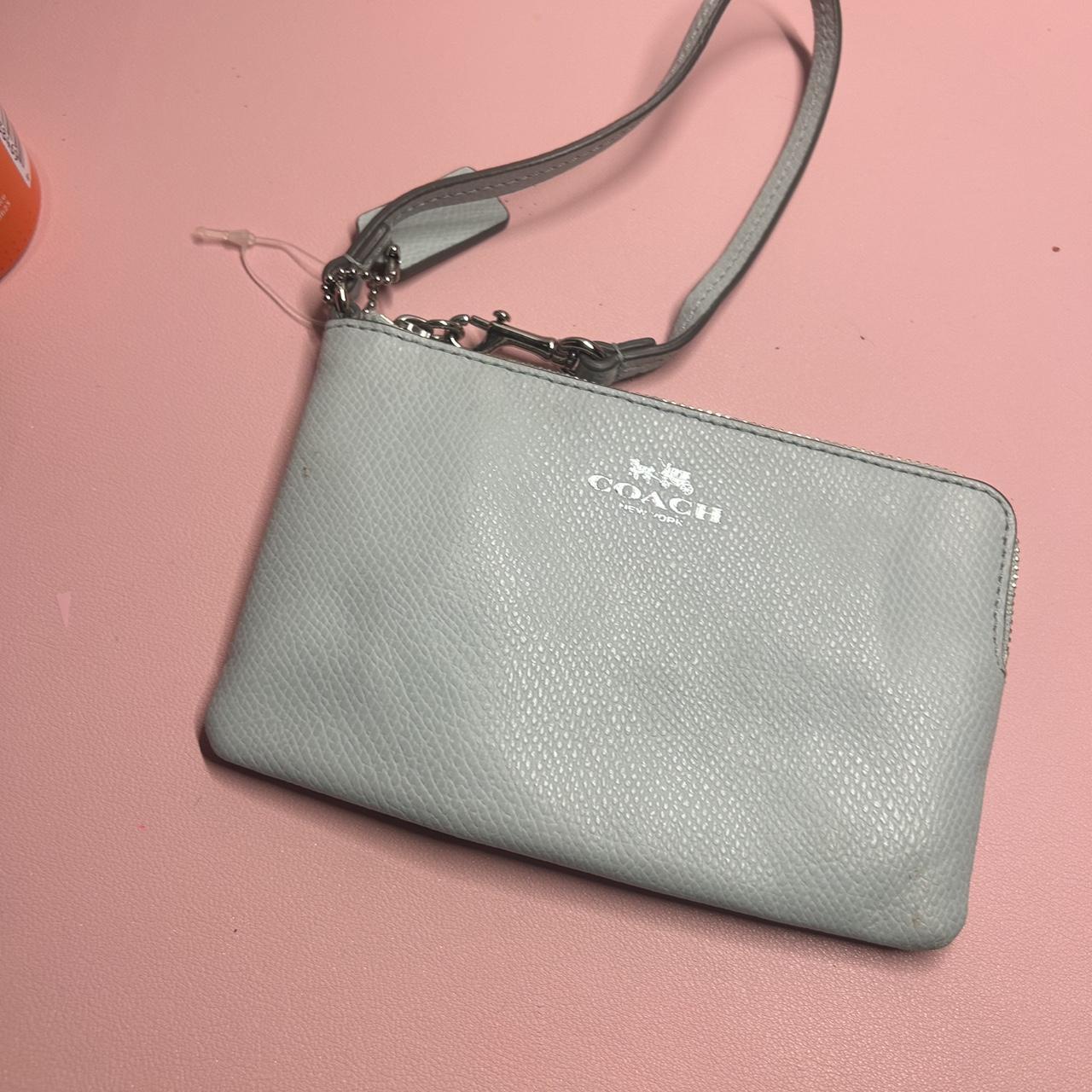 Coach deals mint wristlet