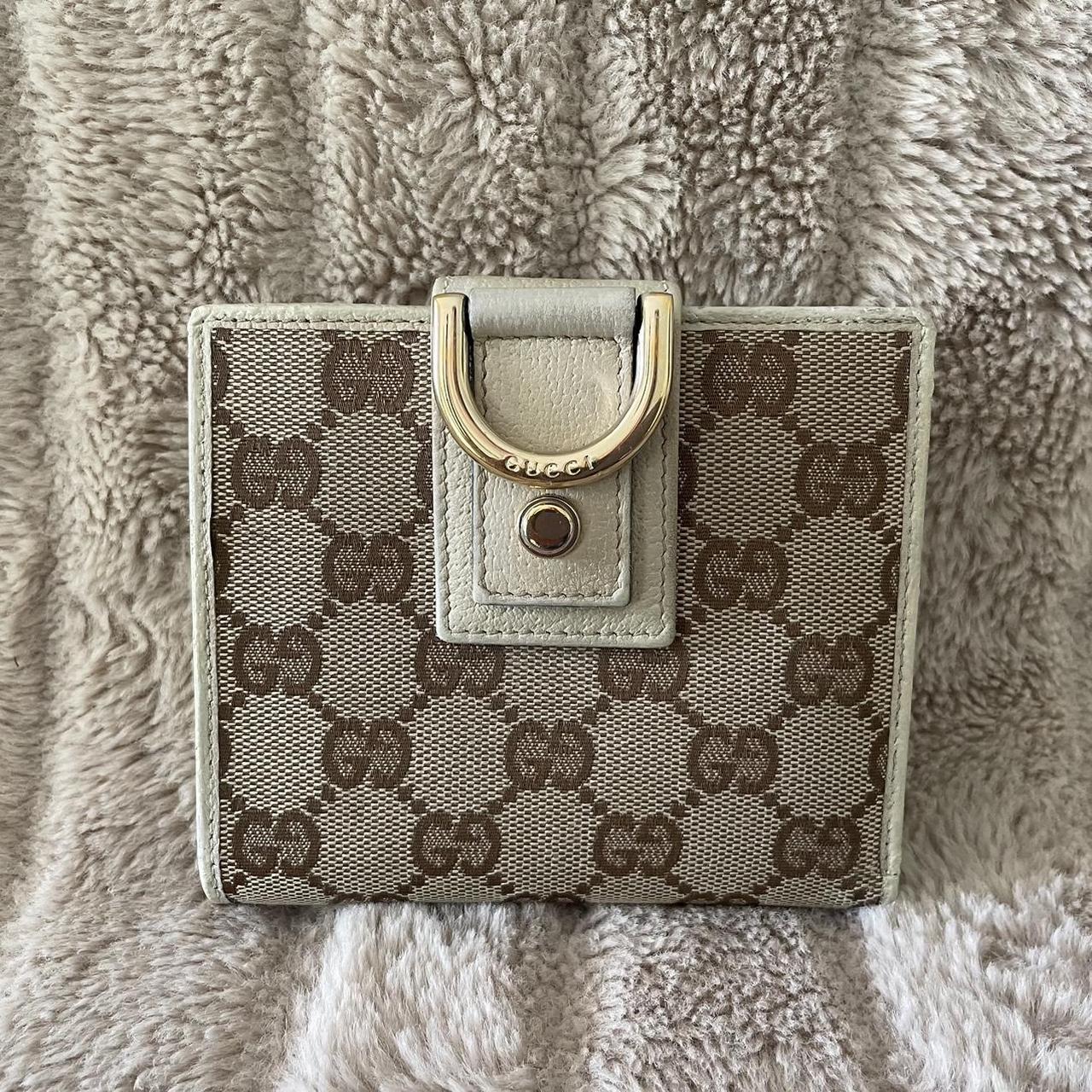 Authentic factory Gucci beige wallet