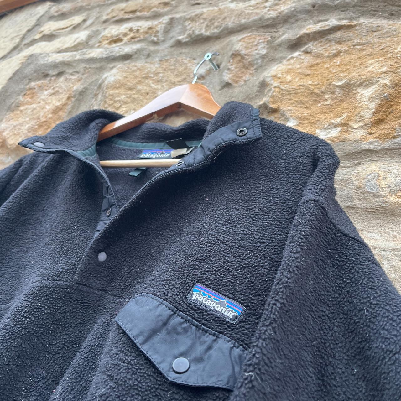 Patagonia Black Quarter Button Fleece L DISCOUNT ON... Depop