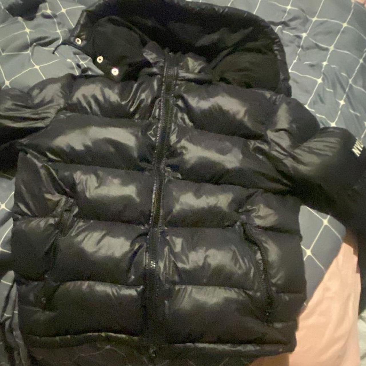 Nvlty puffer used a bit not any signs of wear - Depop