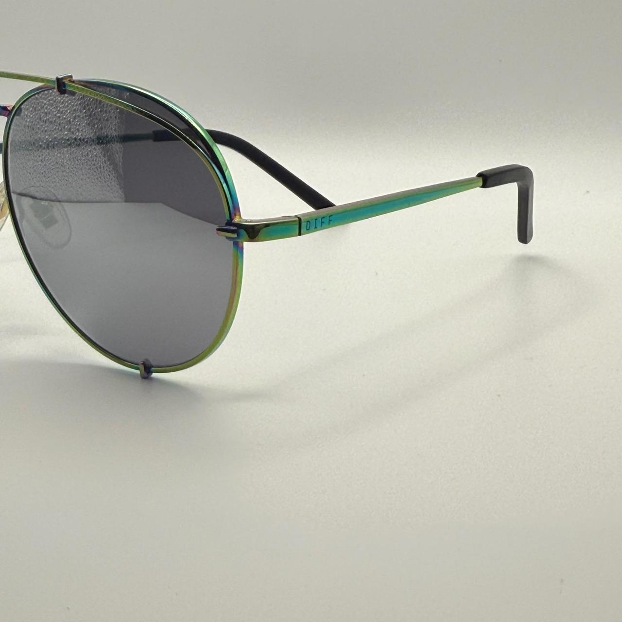 DIFF Women's Sunglasses - Grey/Green – Diff Mirro… - image 3