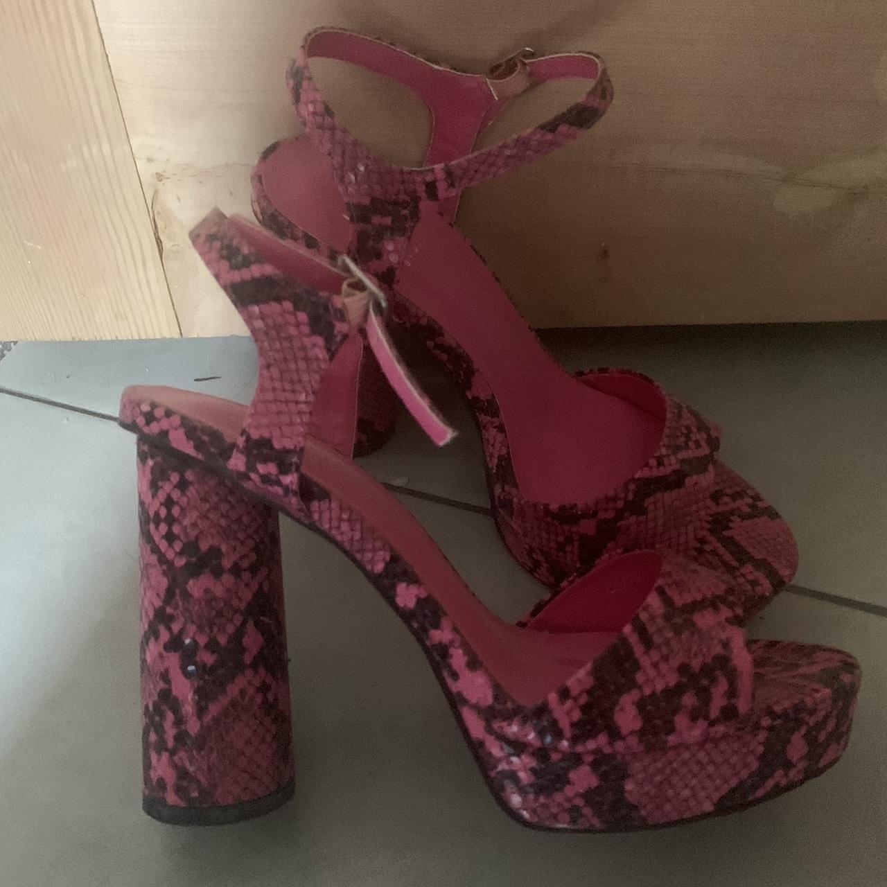 Moda in pelle pink snakeskin Platform sandals... - Depop