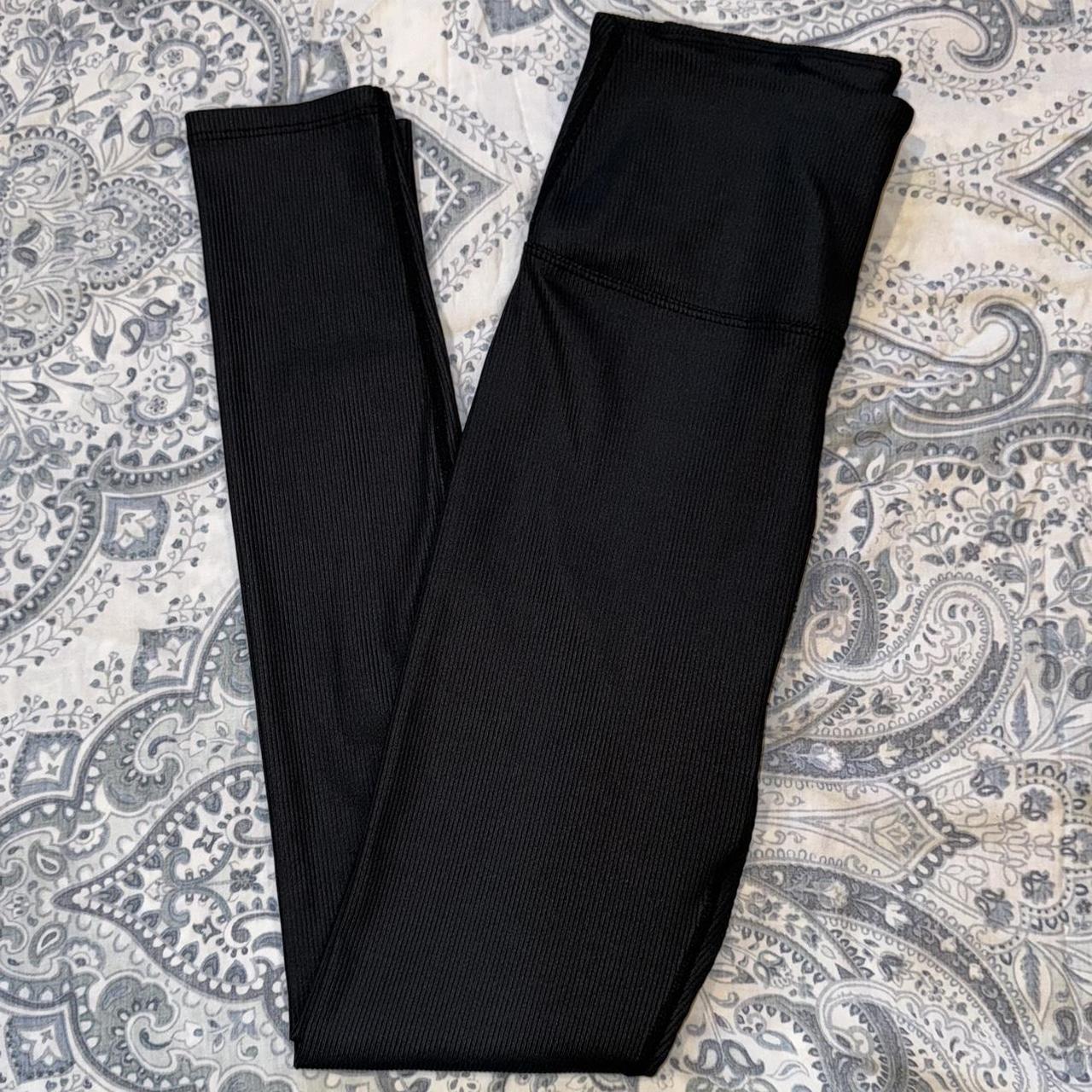 Carbon 38 leggings, like new! No flaws, size small, - Depop