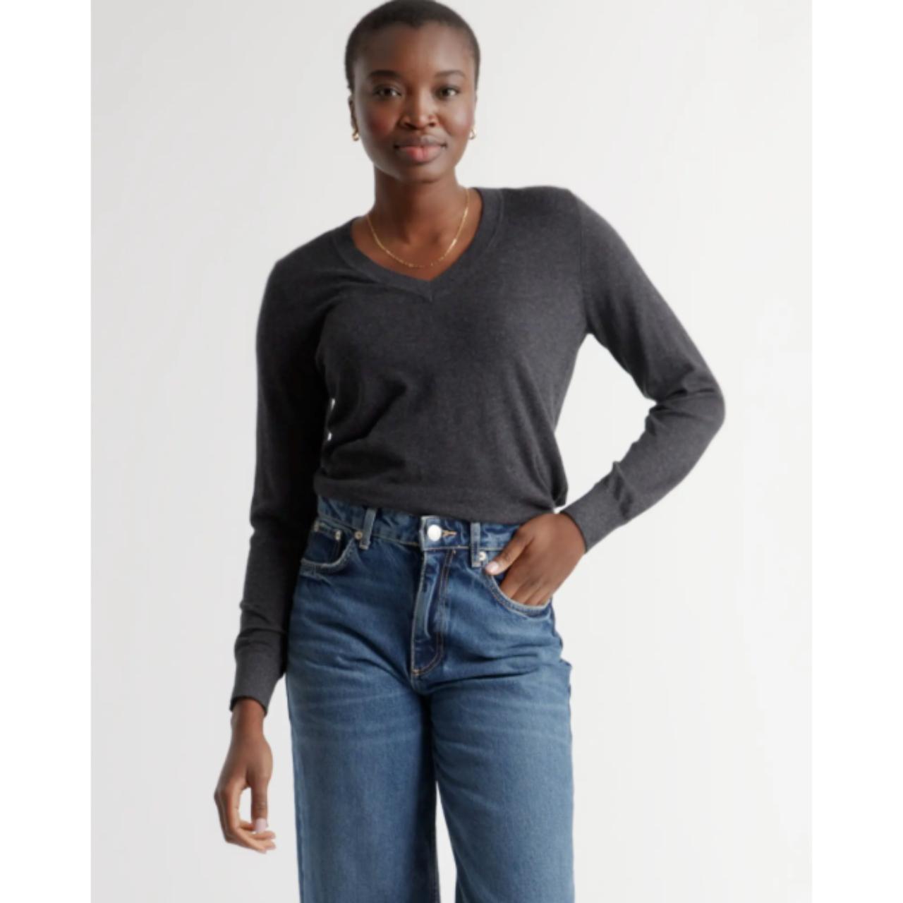 Quince Lightweight Cotton Cashmere V-Neck Sweater - Depop
