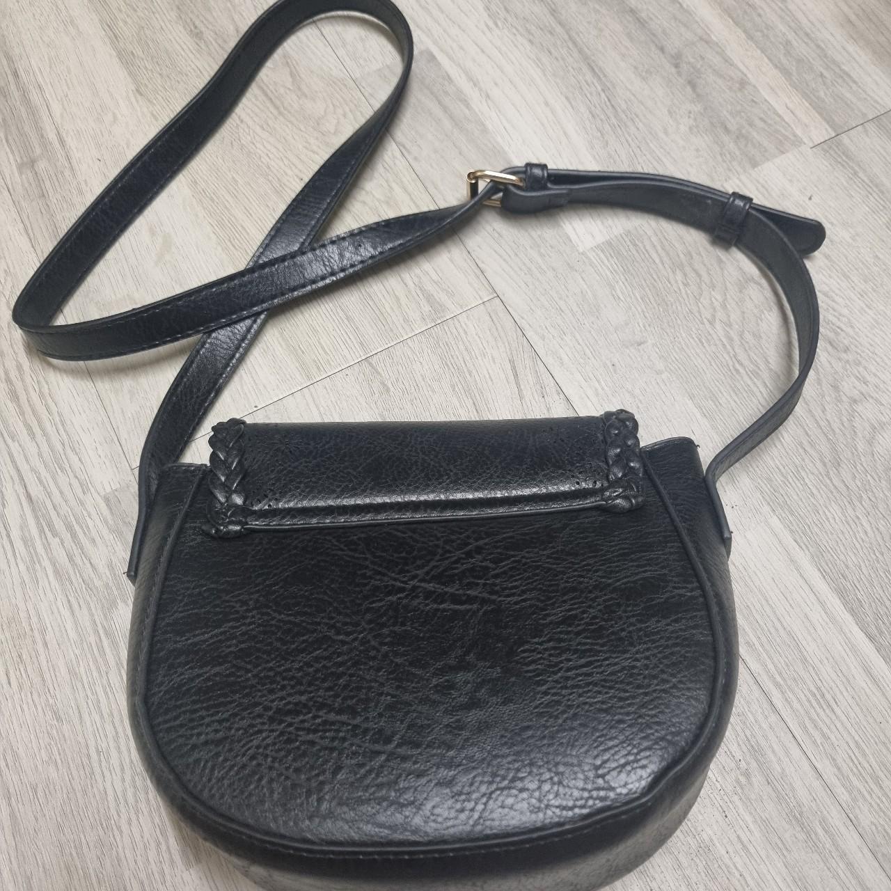 Sportsgirl Cross Body Bag Colour Black 100... Depop
