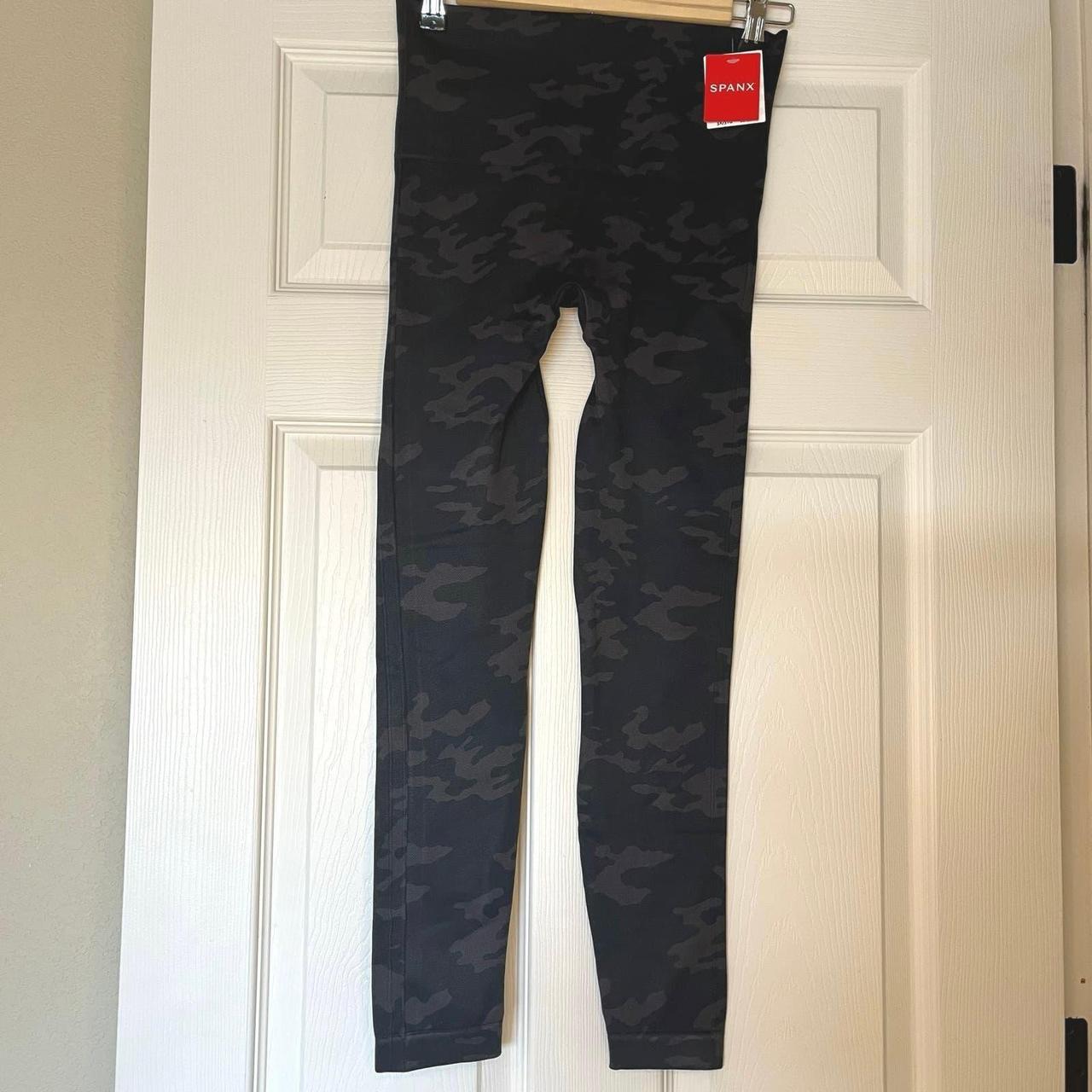 Spanx Look At Me Now Seamless Camo Leggings Medium Full Length Camouflage