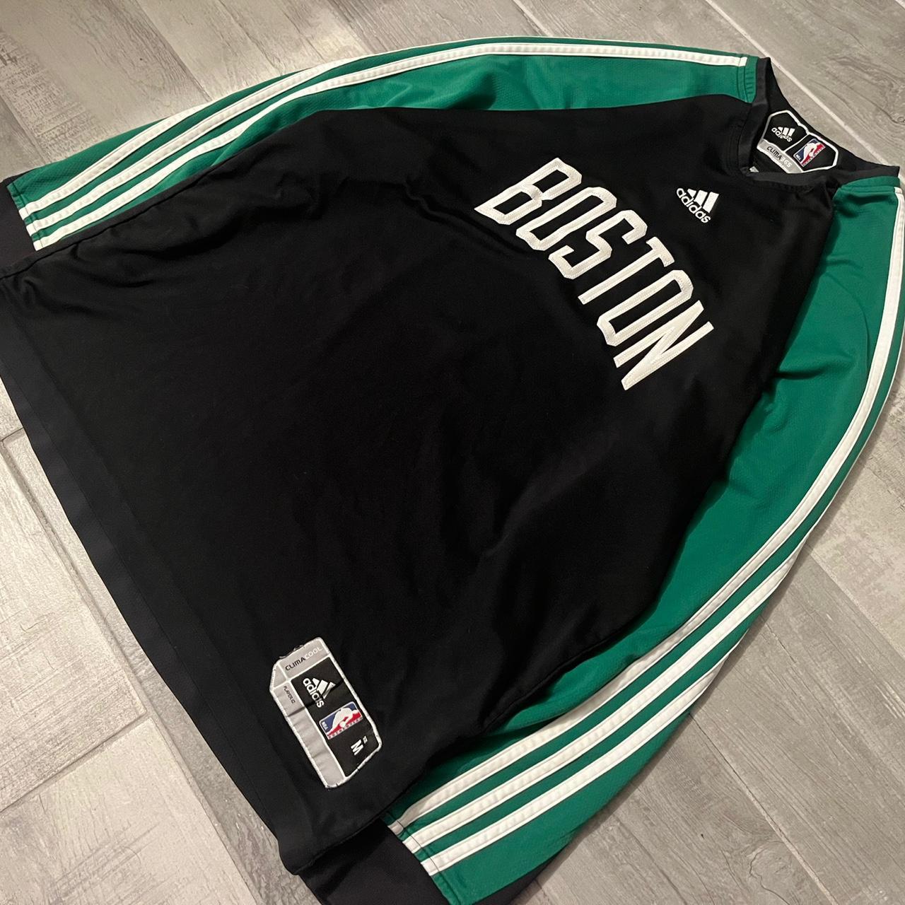 item listed by thr1ftwav3