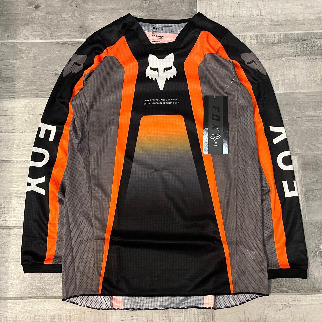 item listed by thr1ftwav3