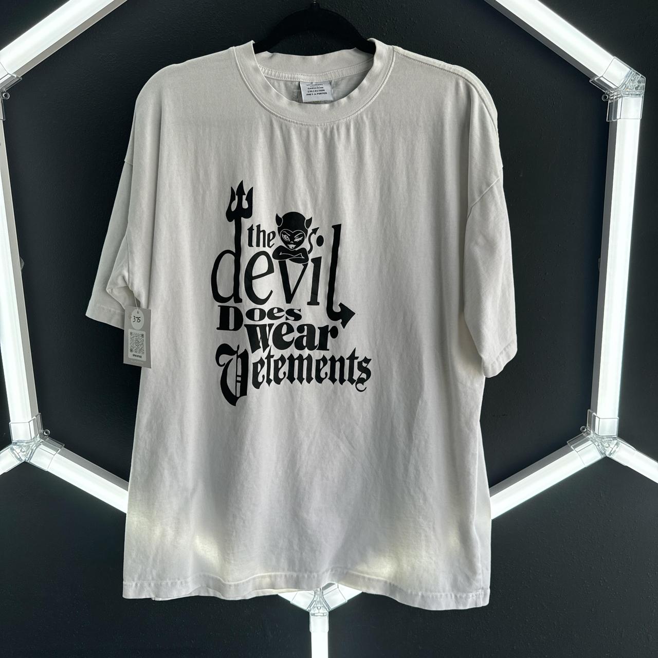 VETEMENTS DEVIL WEARS VETEMENTS Tシャツ Vetements 'devil Does Wear ' T-shirt in Black | Lyst