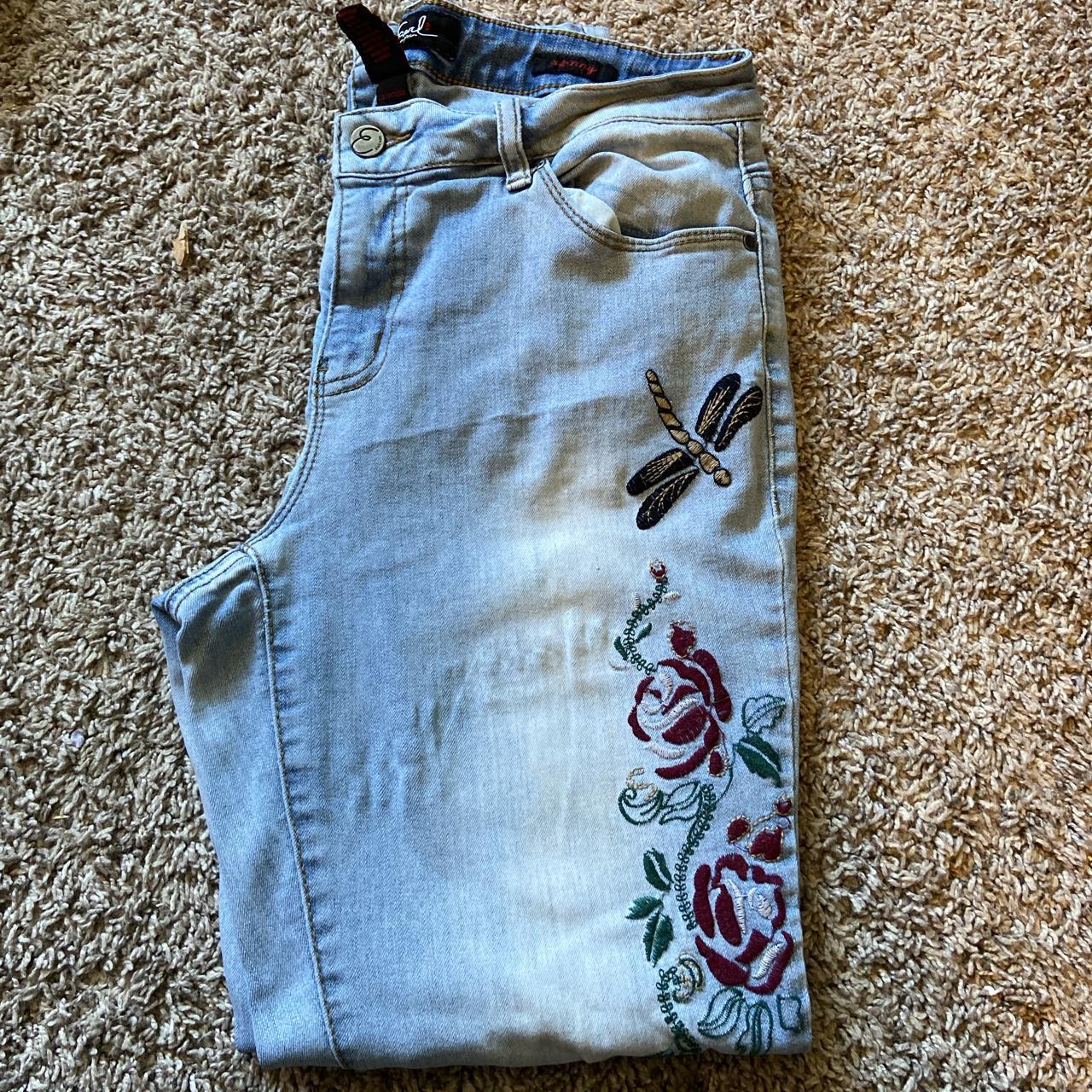 Earl Jeans embroidered skinny jeans size 12 there's - Depop