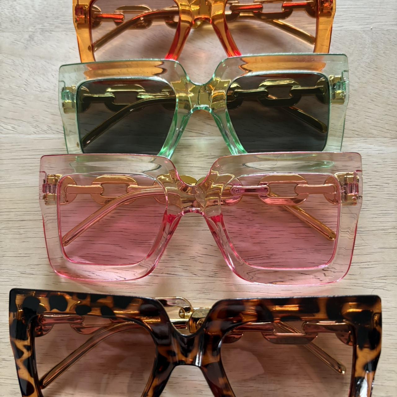 item listed by shoppingatbettys