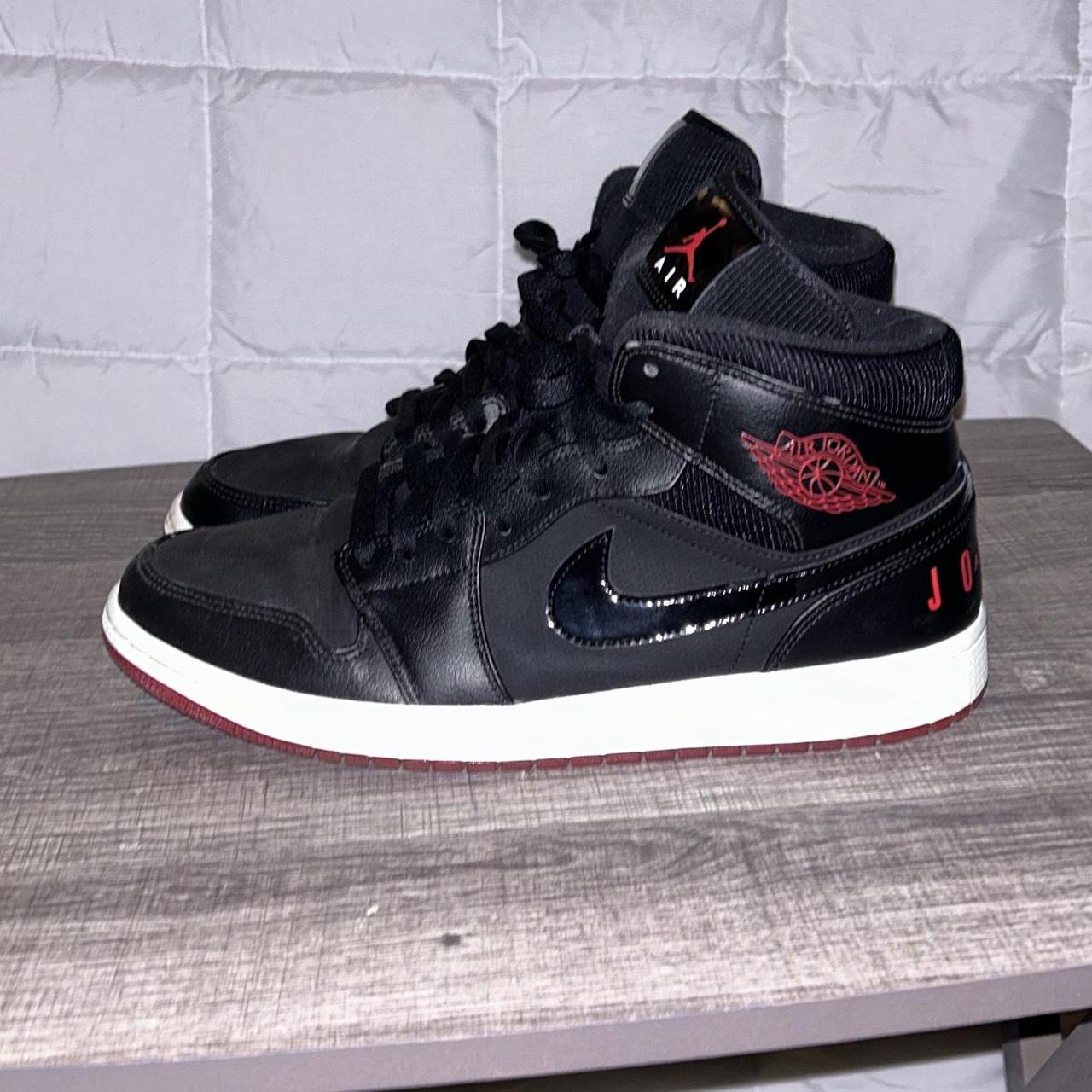 Jordan 1 mid bred Size 11