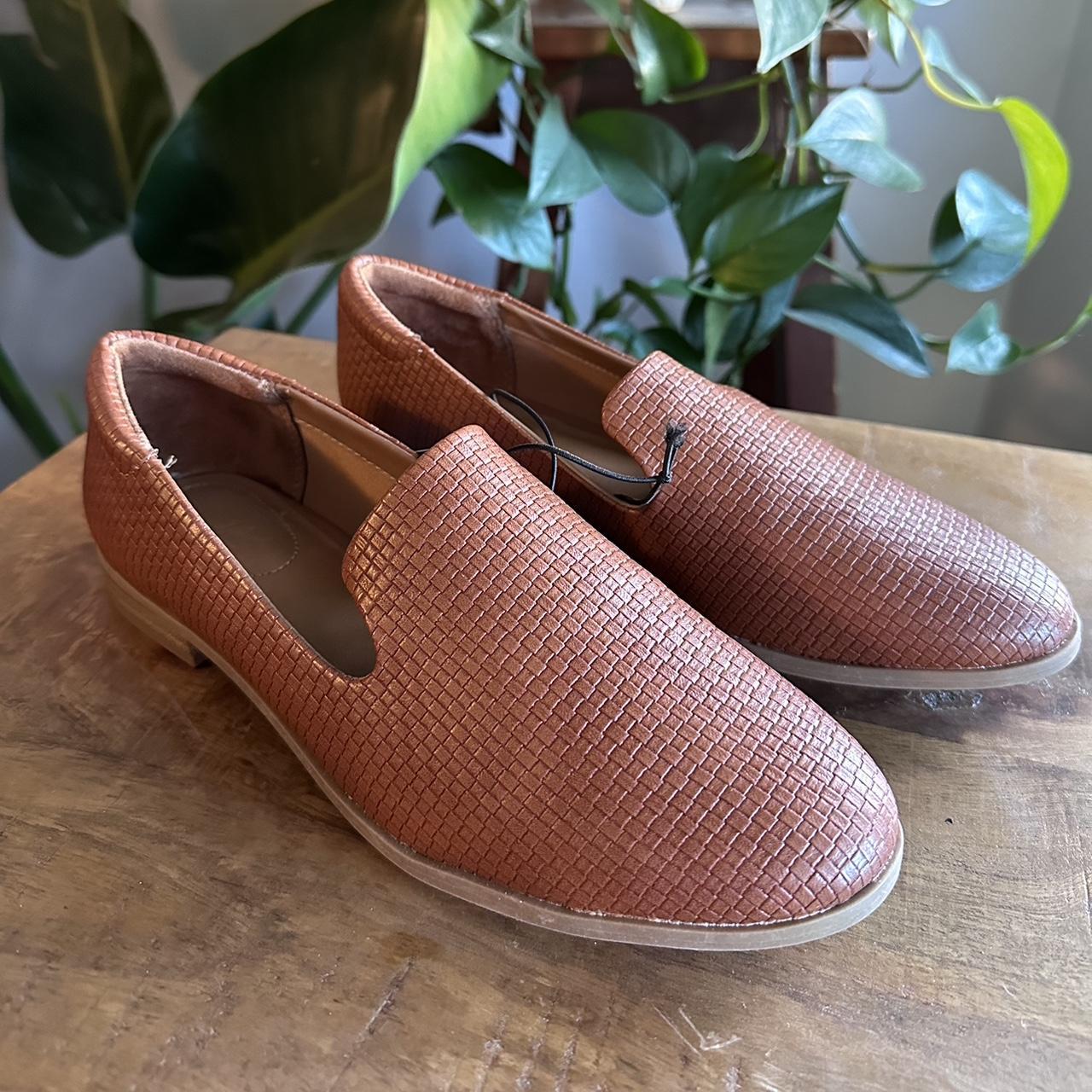 Universal thread clearance loafers