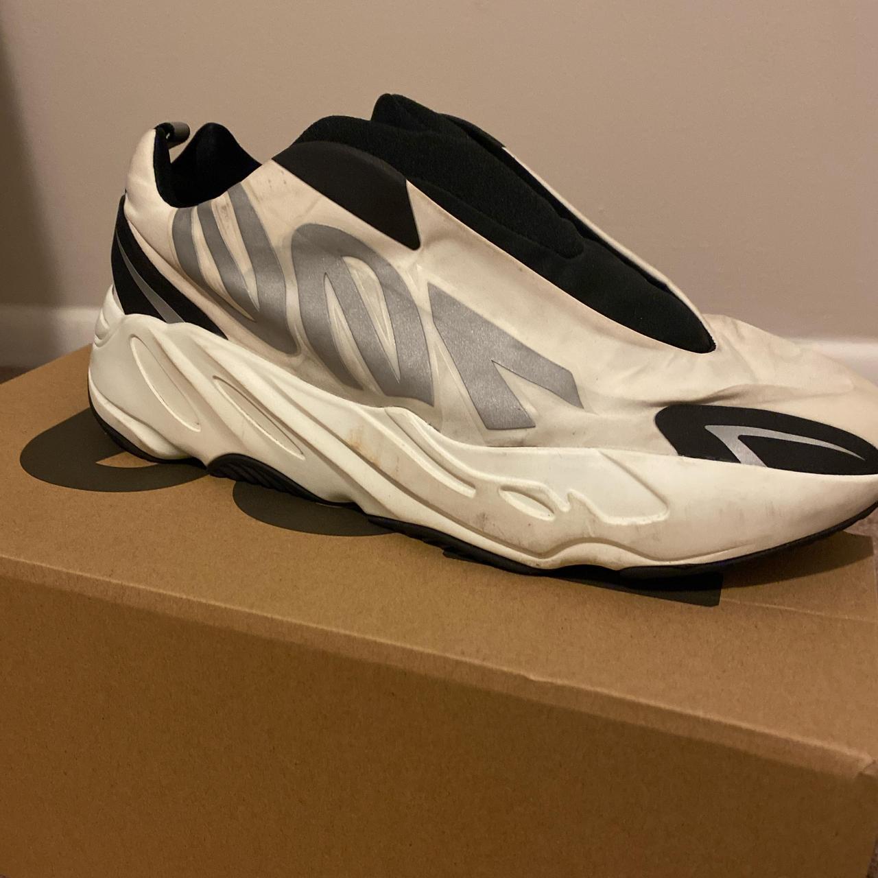 yeezy laceless shoes