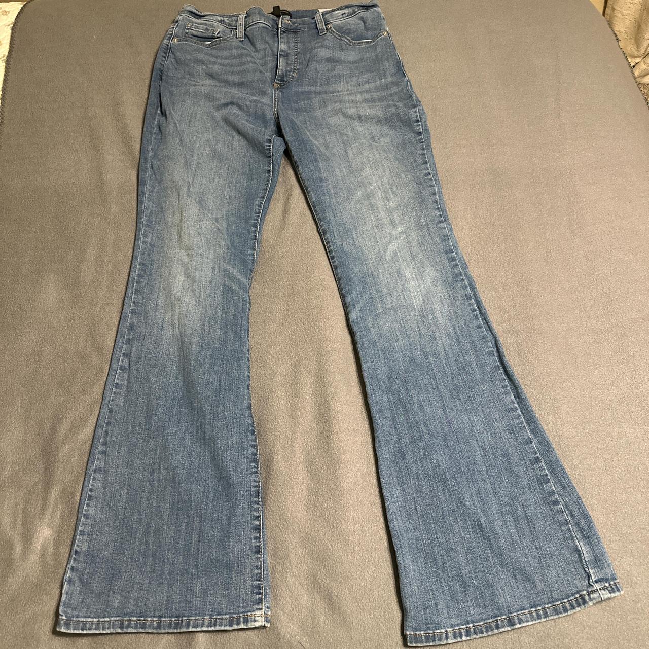 item listed by clkcurations