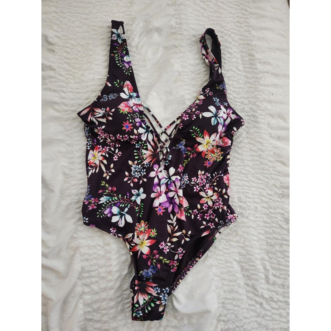 One piece swimsuit - Depop