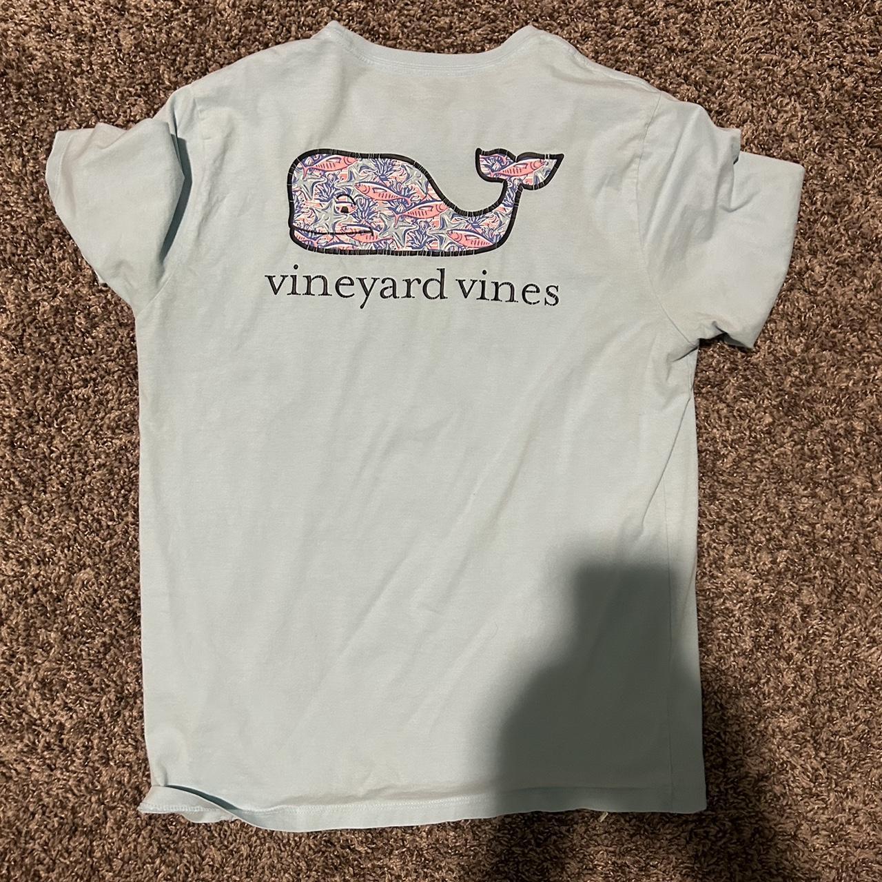 Vineyard vine shirt - Depop