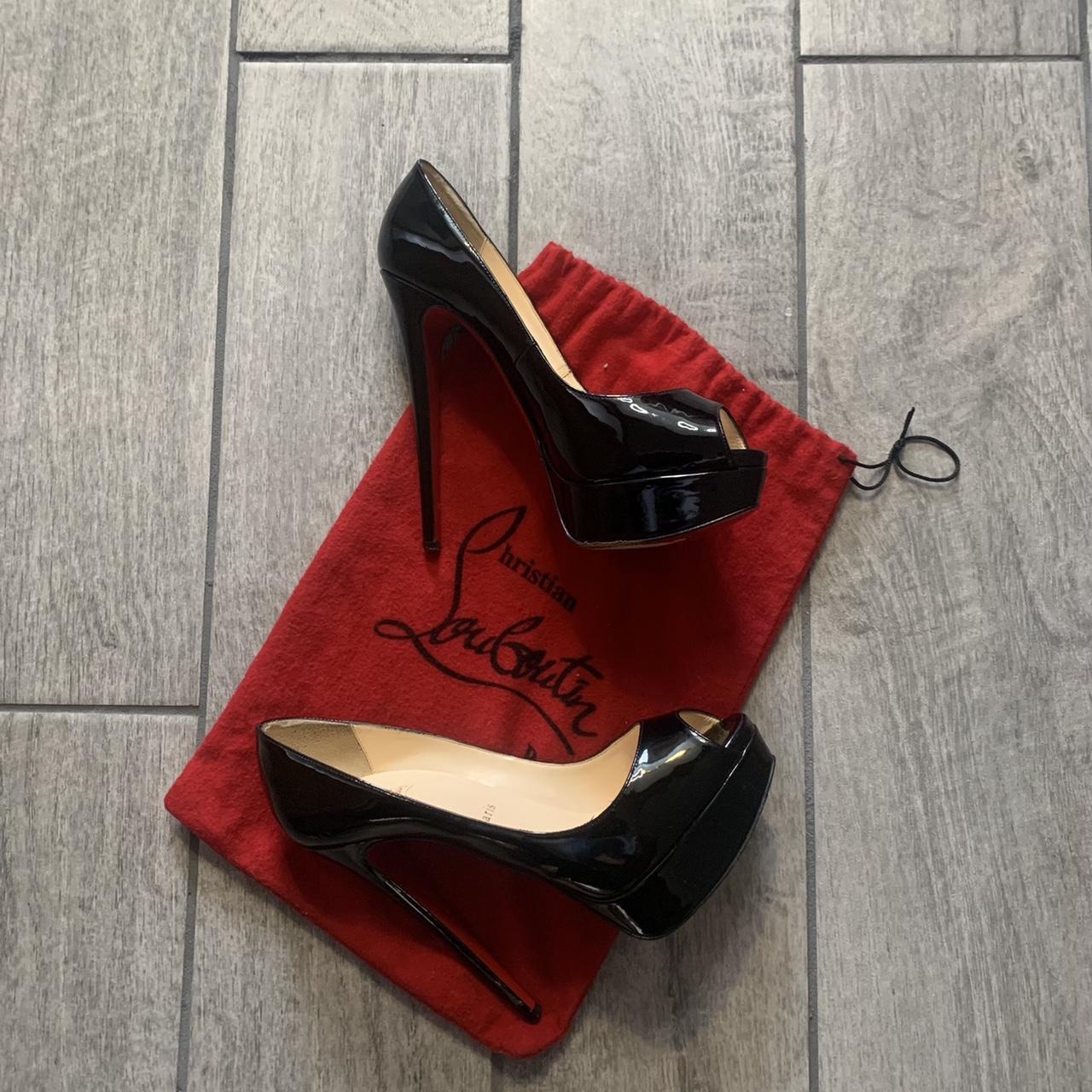 louboutin heels bottom