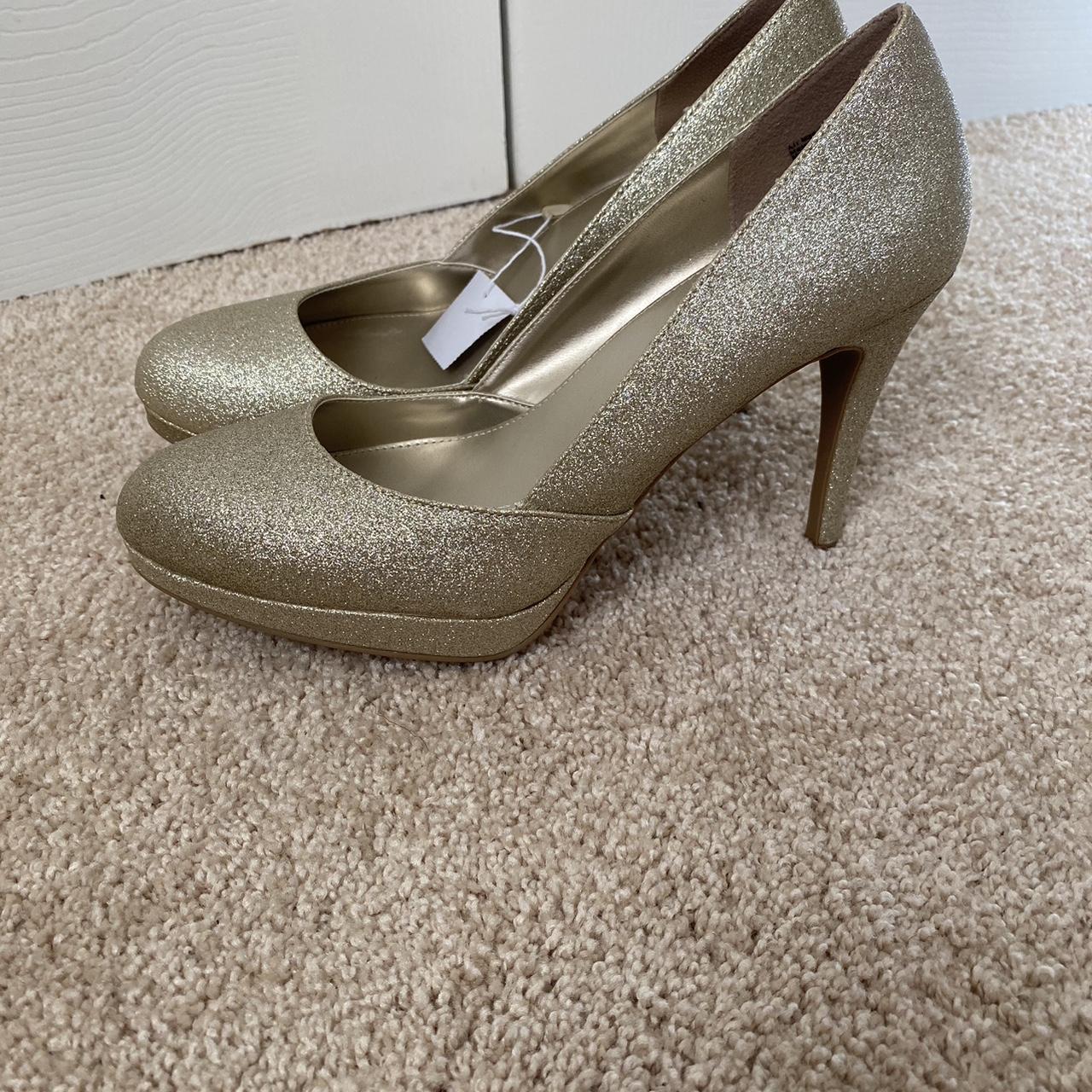 Fioni Platform Gold Heels Size 8 NWT 4 heel approx