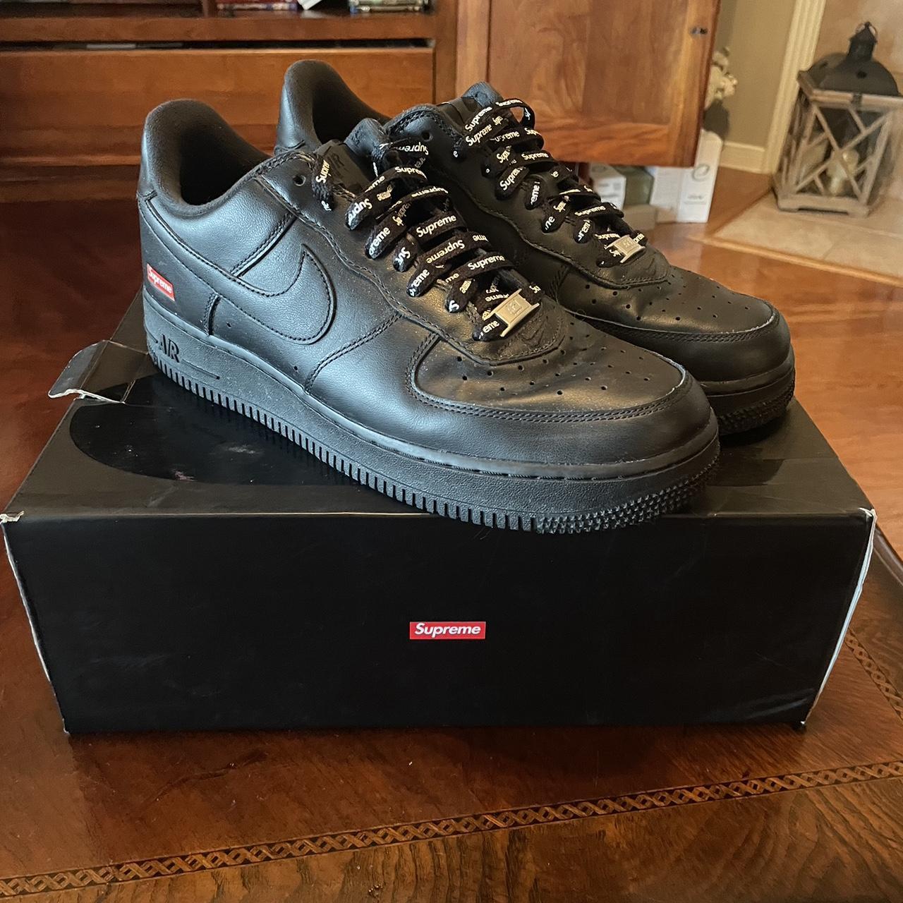 nike supreme black shoes