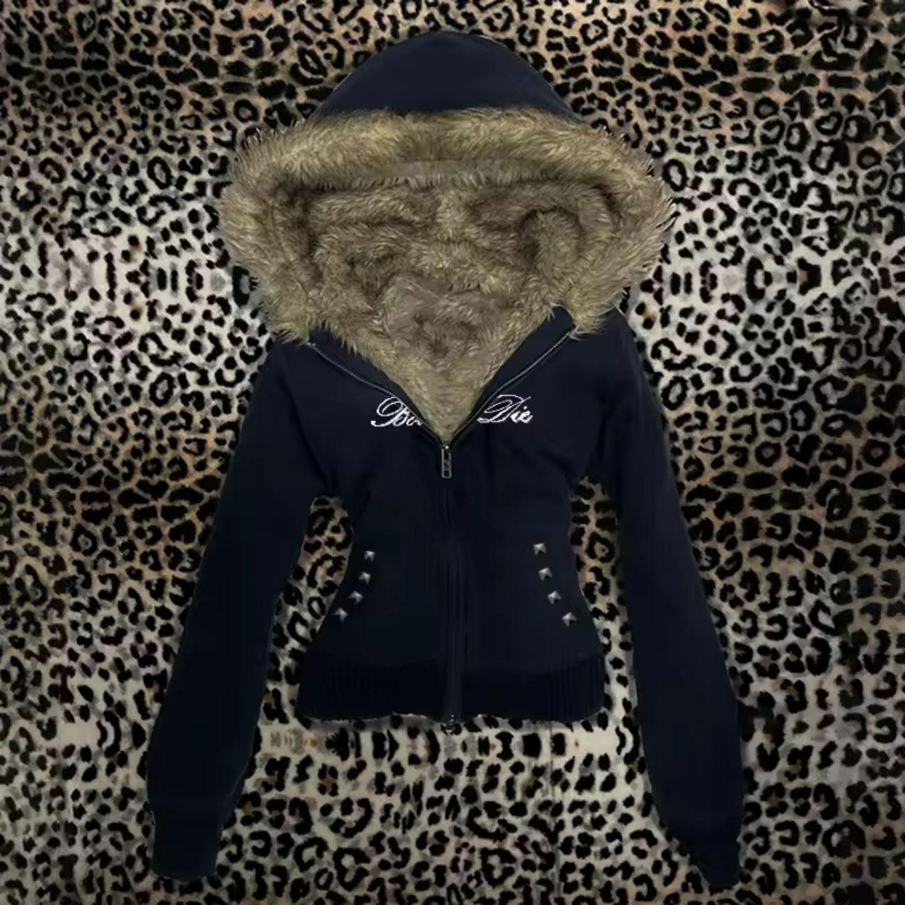 Y2k fur-jacket - Depop