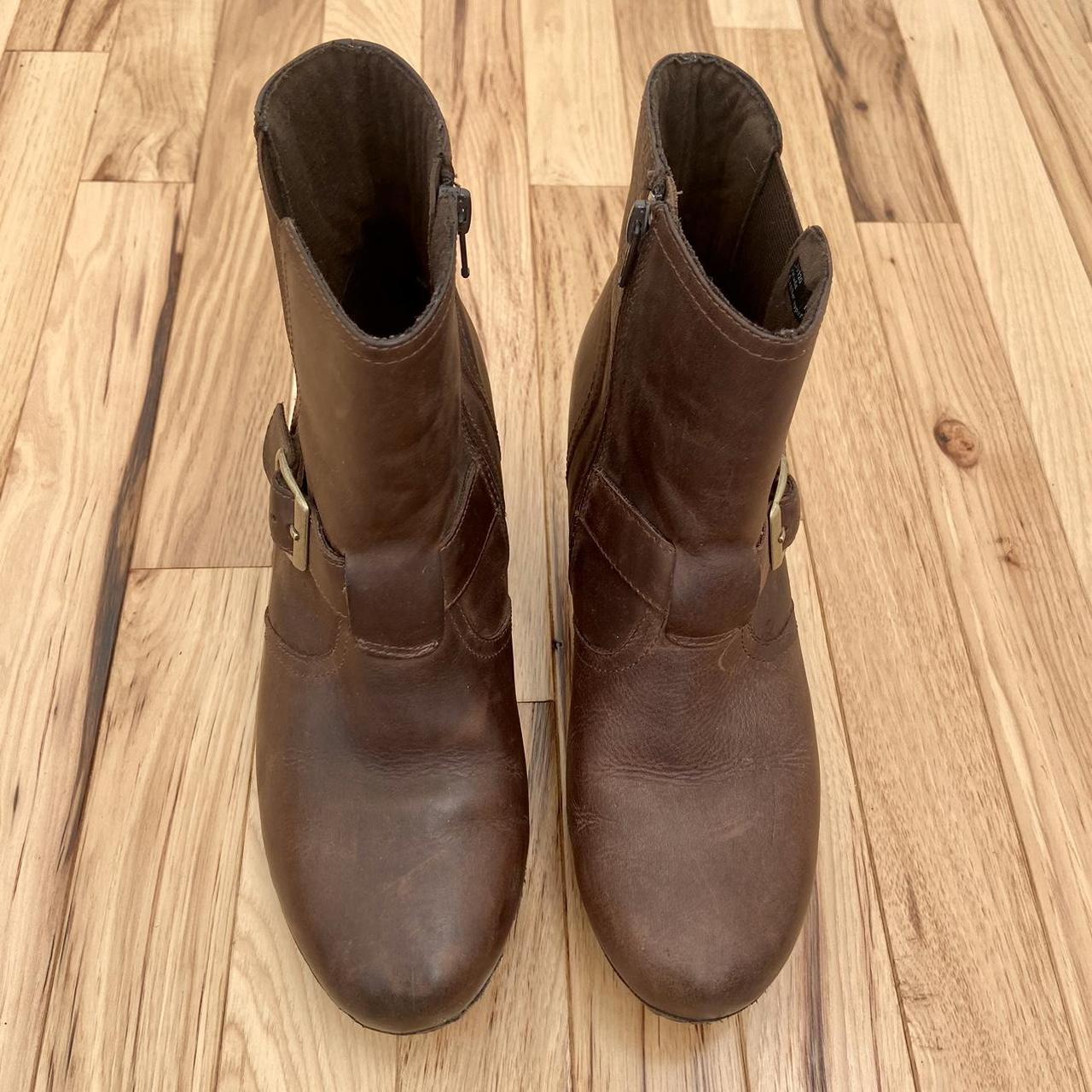 Clarks Women's Brown Boots (2)