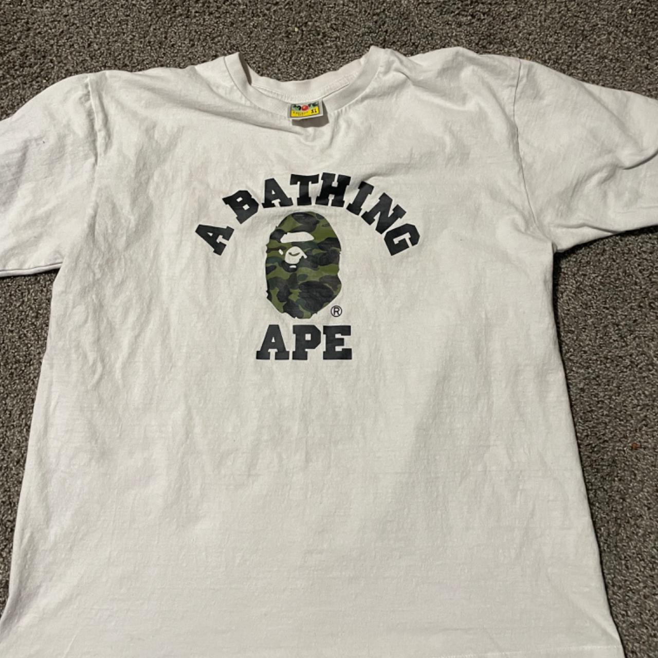 A bathing ape tee Large - Depop