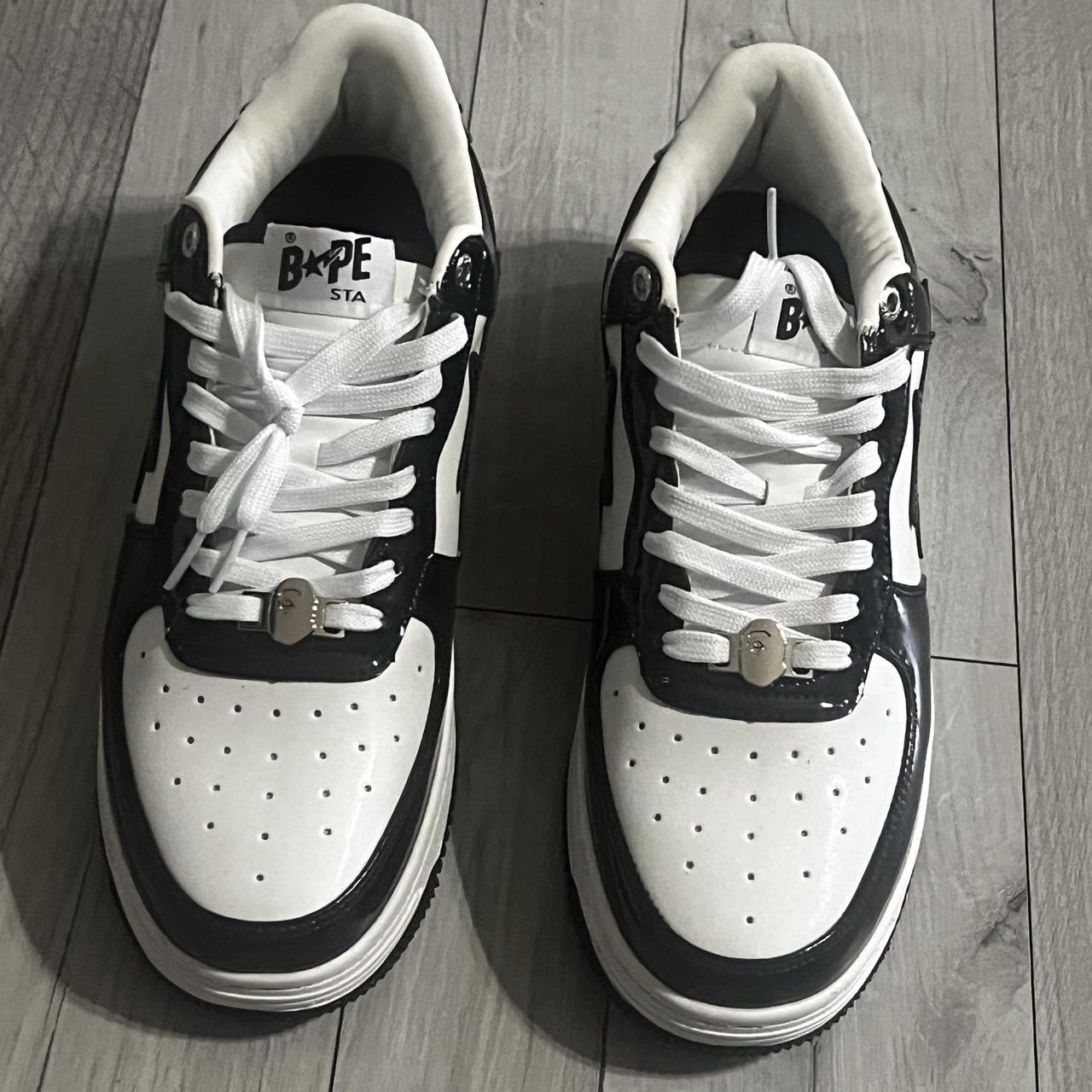 Black and white bapestas - Depop