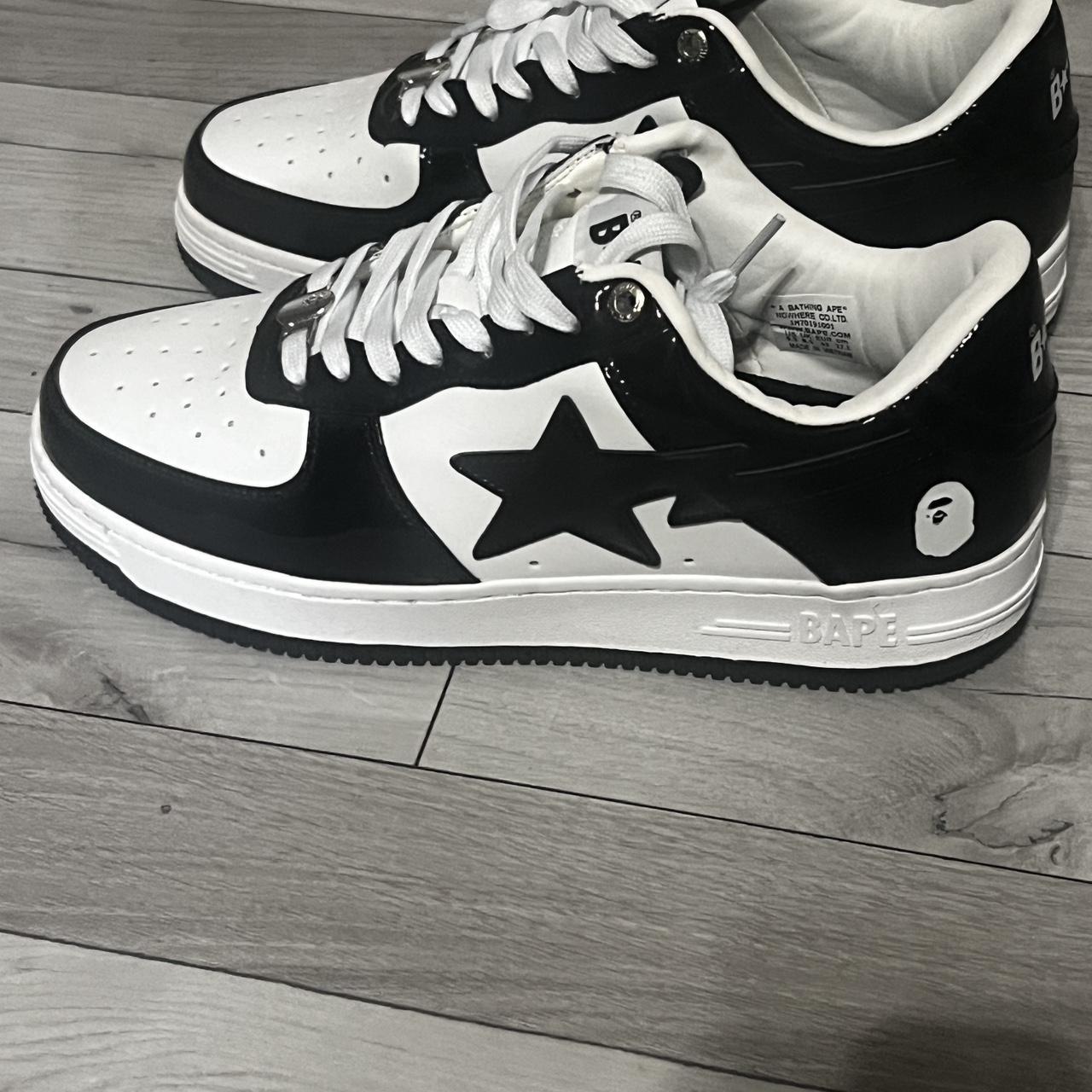 Black and white bapestas - Depop