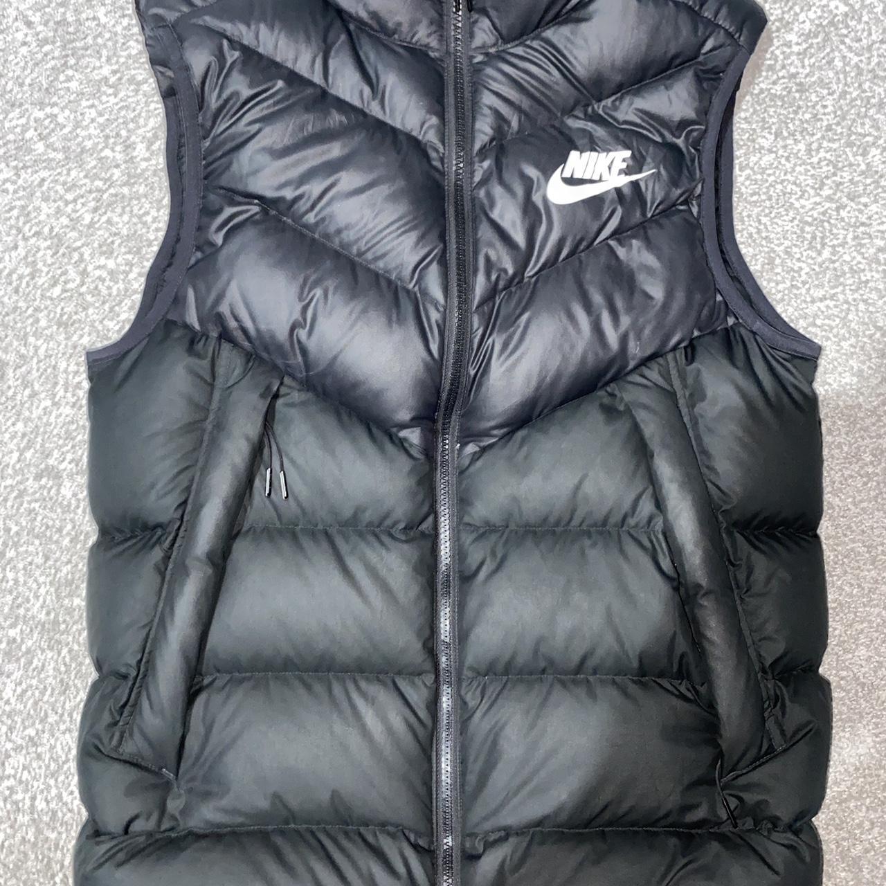 mens body warmer nike