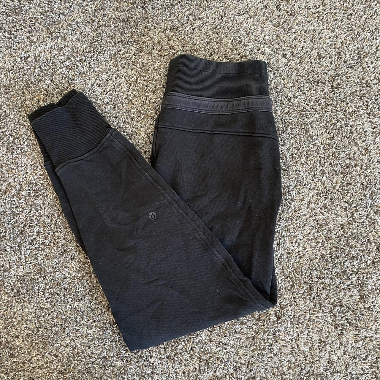 Black Size 4 Lulu Lemon sweat pants in excellent - Depop