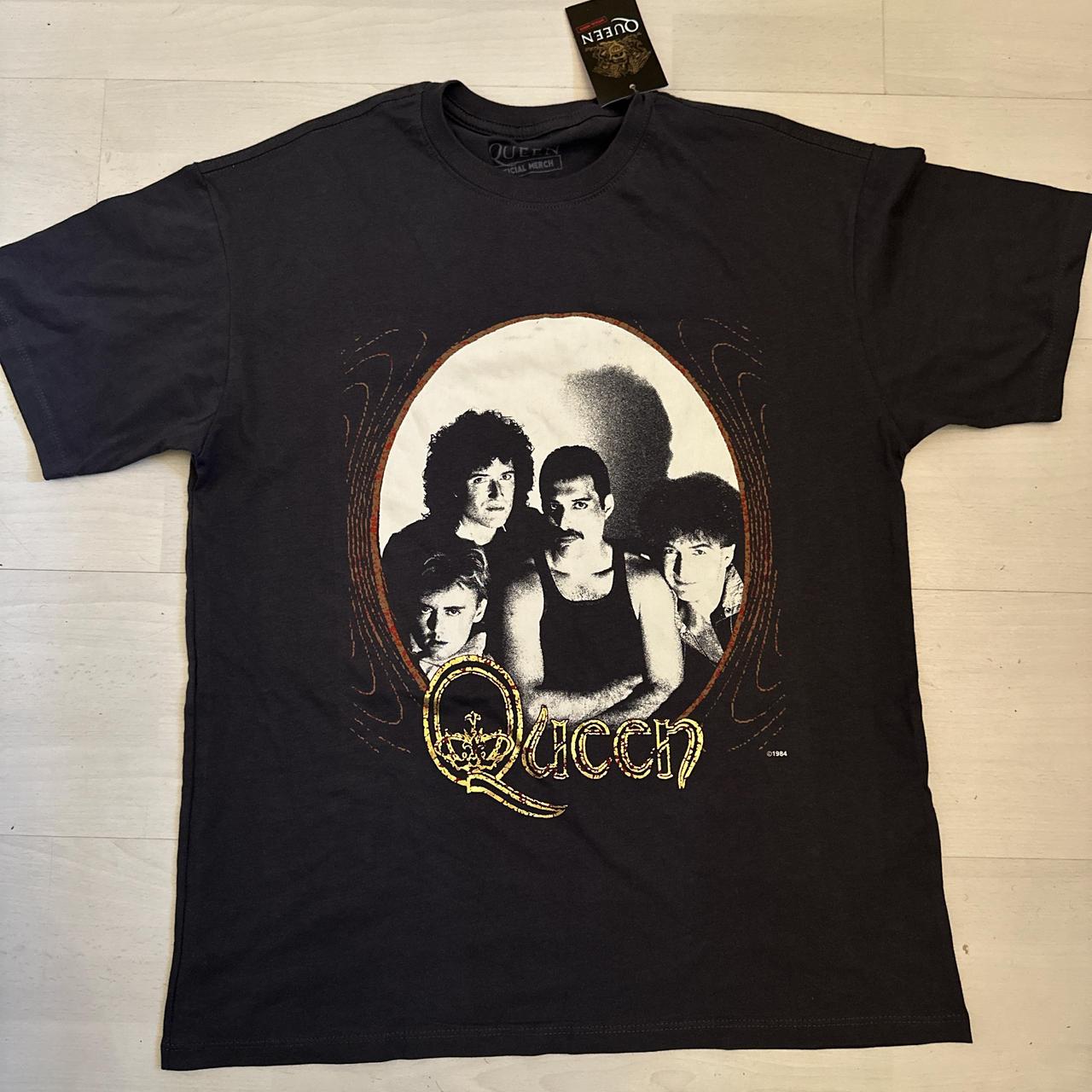 Authentic Queen band tee dark grey size medium Depop