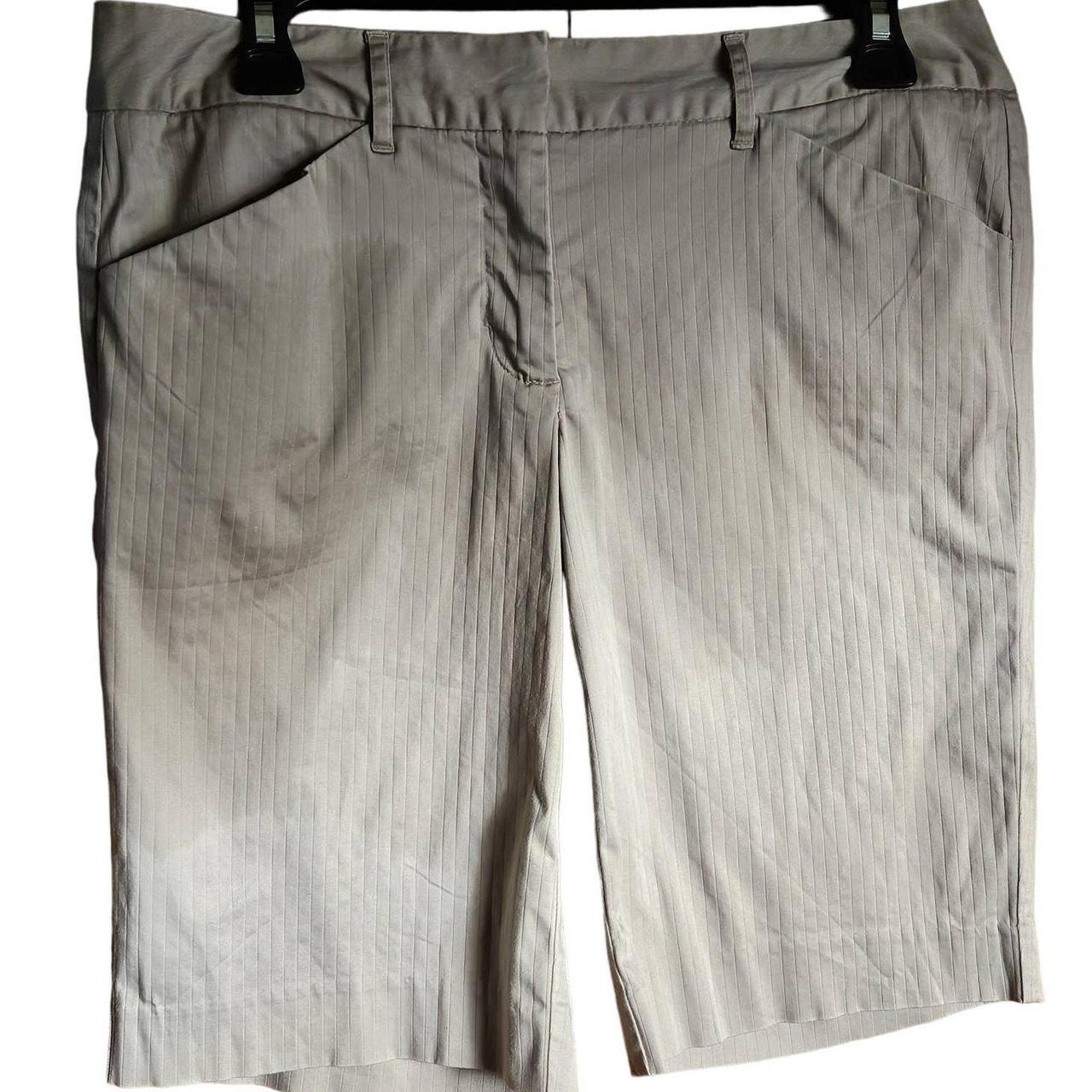 Daisy daisy tv women's preloved tan shorts