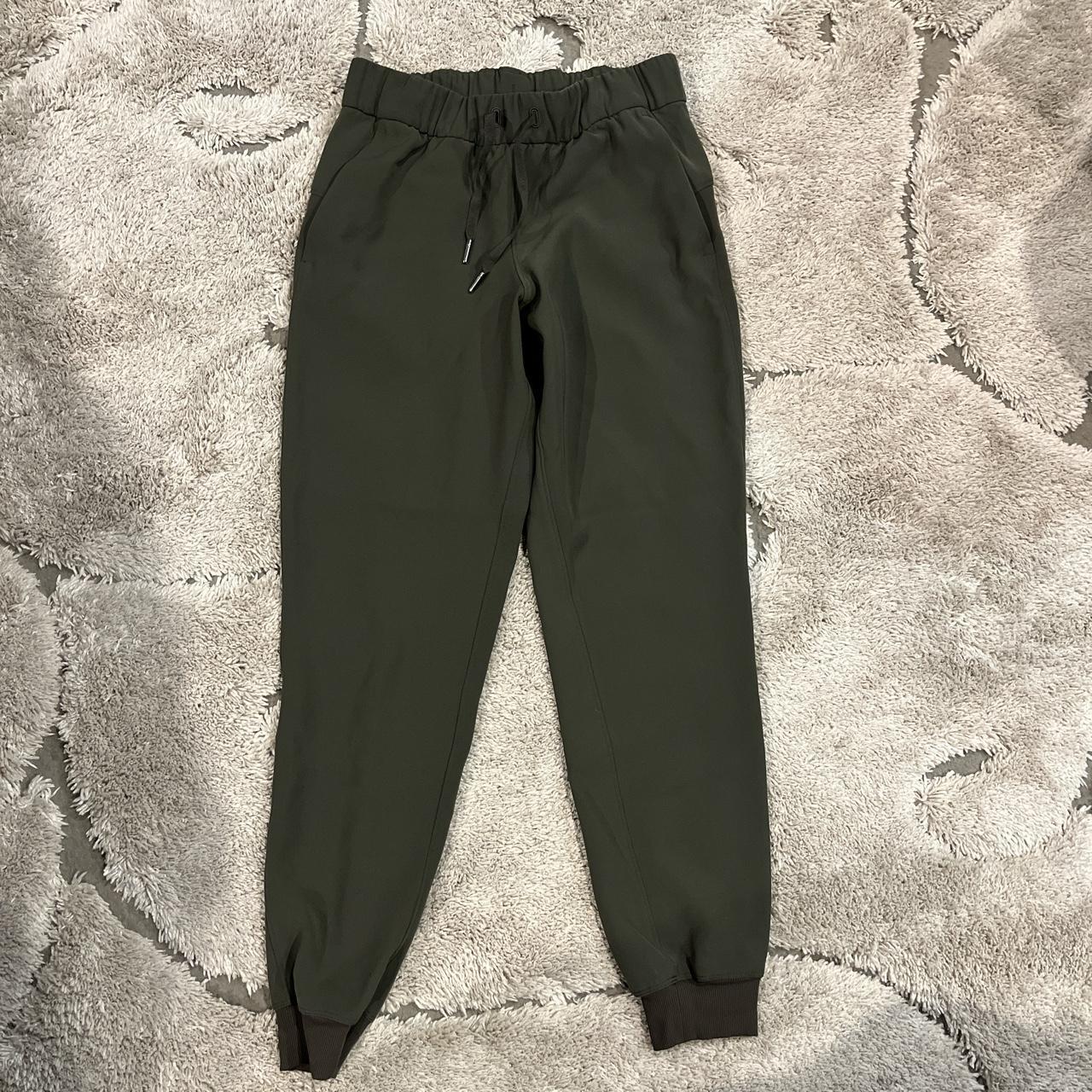 Lululemon Joggers size 4 offers