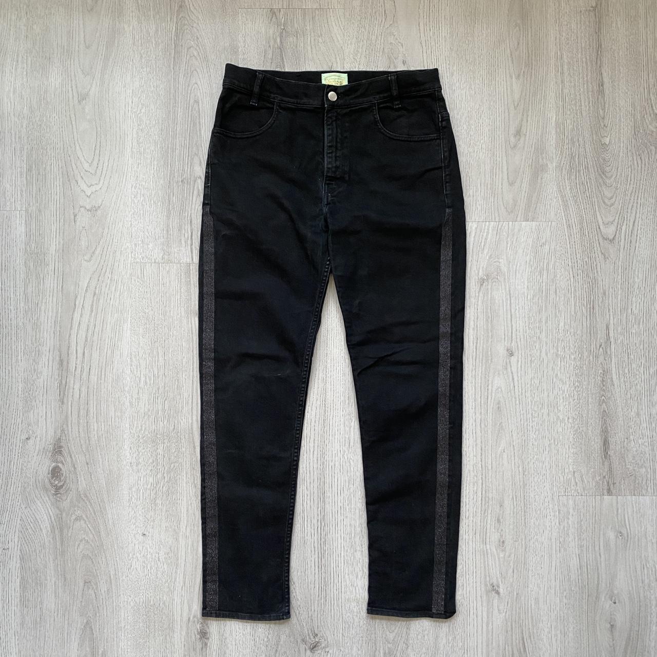 New side discount line jeans