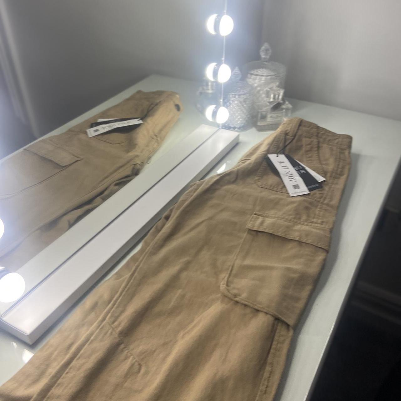 stradivarius cargos beige