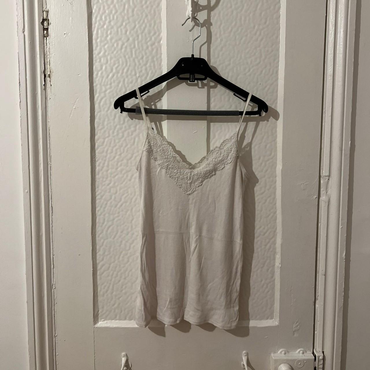 Abercrombie white lace tank top Brand is Abercrombie... - Depop