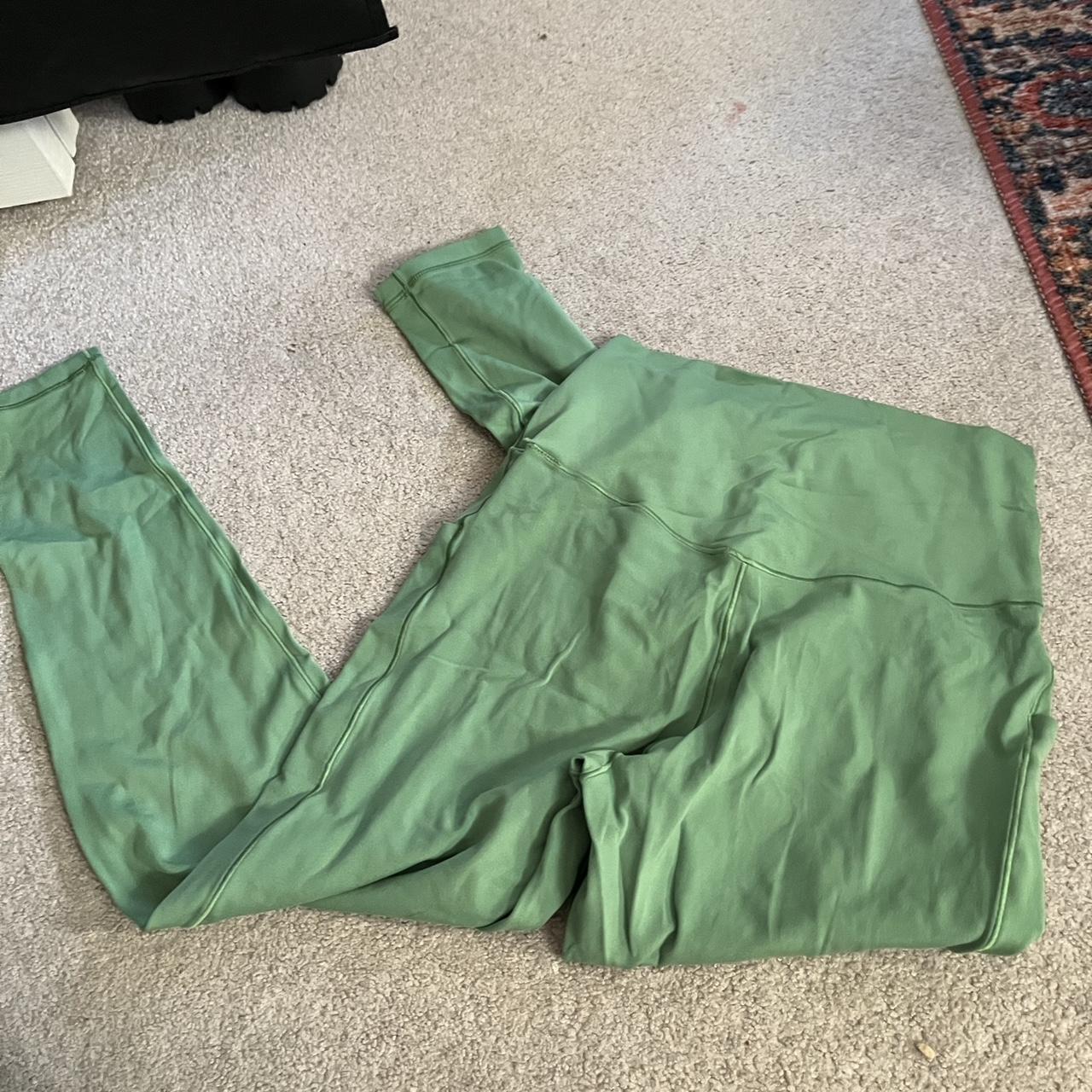 Green offline aerie leggings 🌿✨🫧 Size small but can - Depop