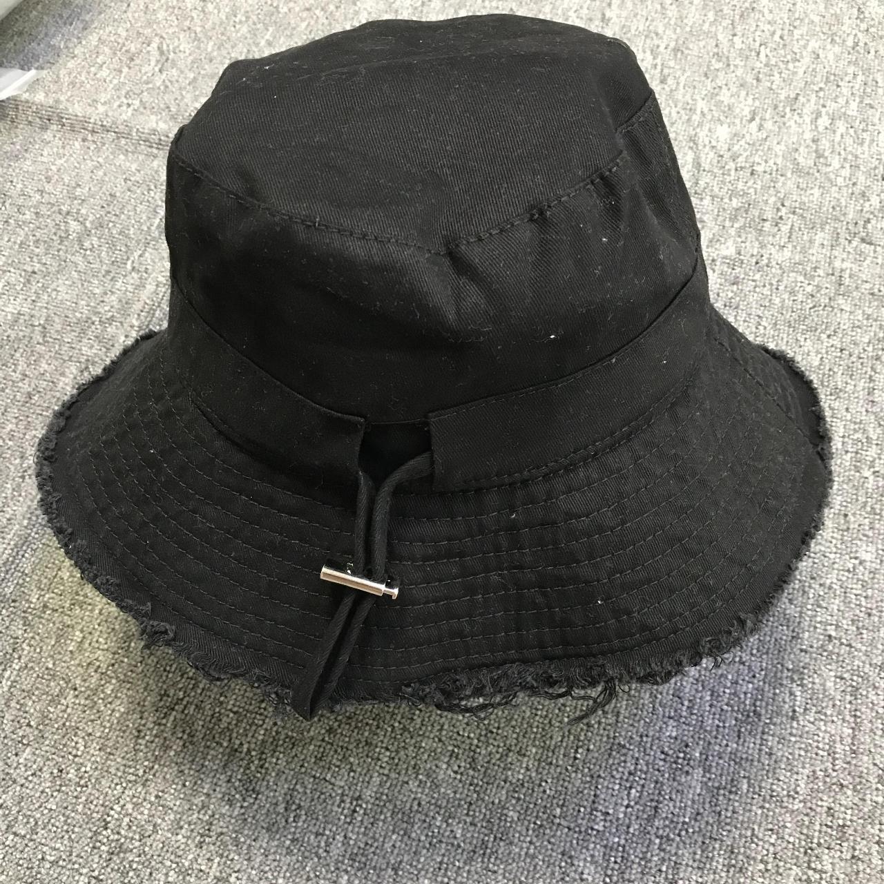 Jacquemus Women's Black Hat (3)