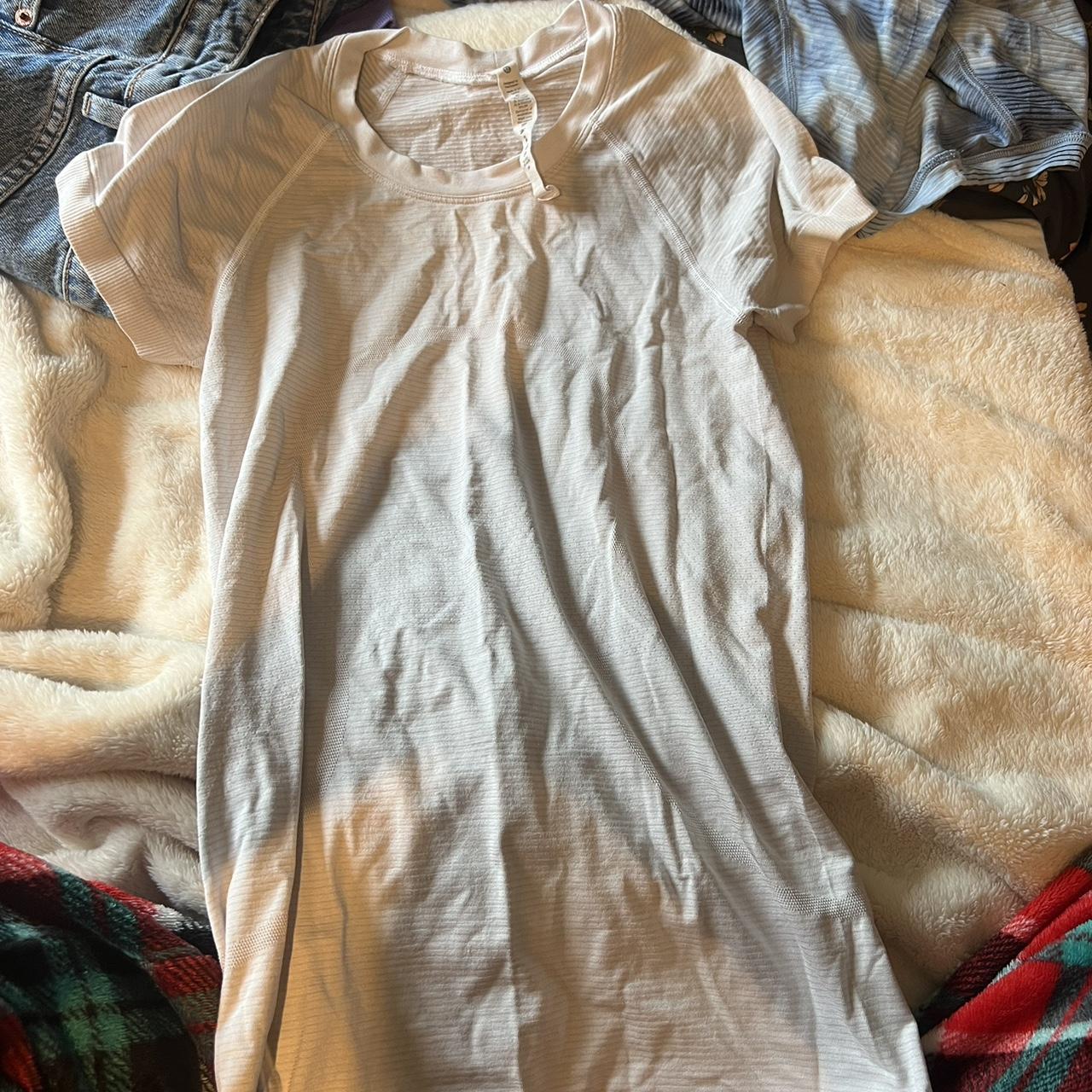 Lululemon Women's White and Grey Shirt (4)