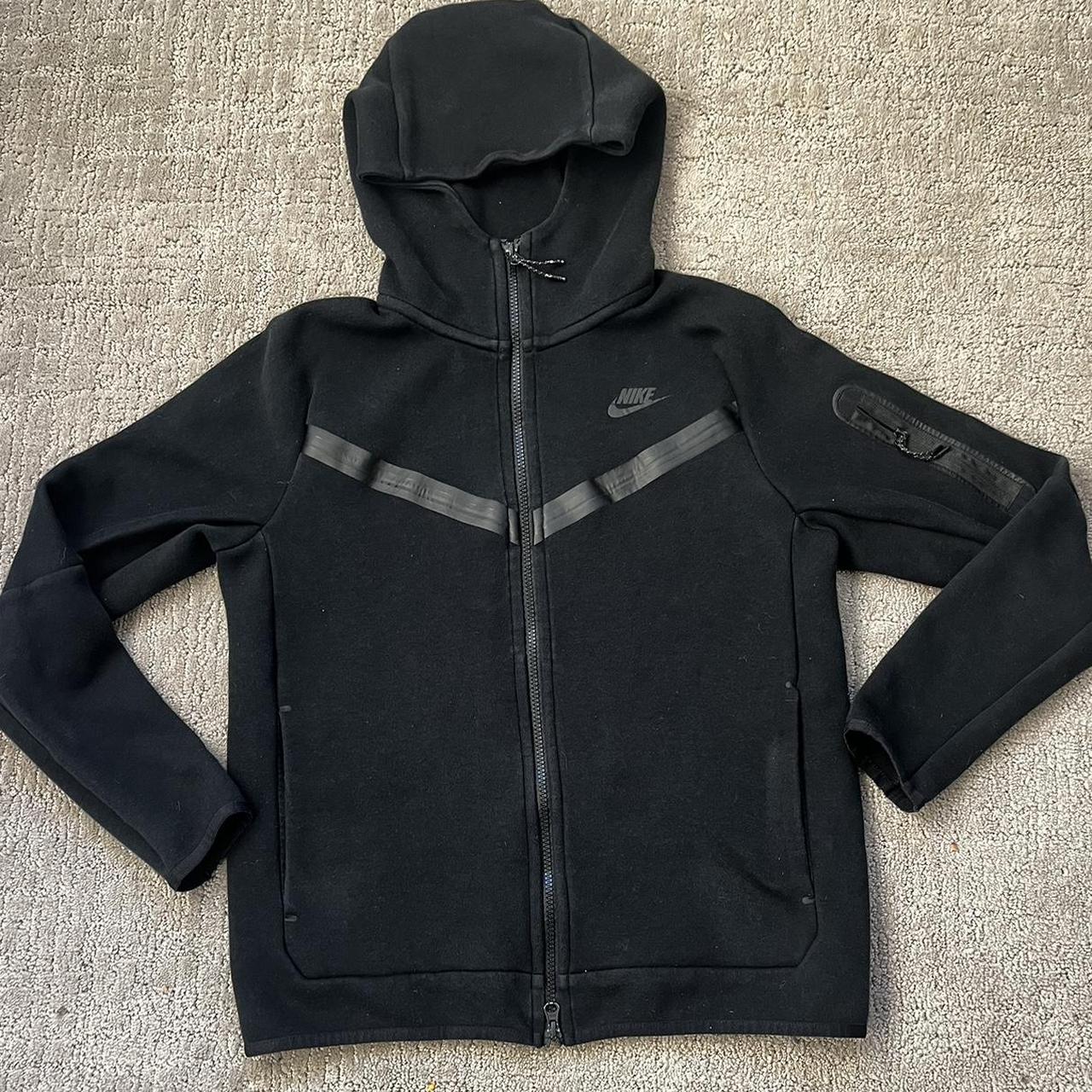 mens black nike tech