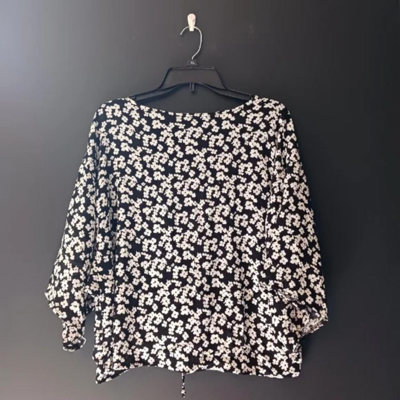 Rue 21 womens XL back and white floral summer and... - Depop