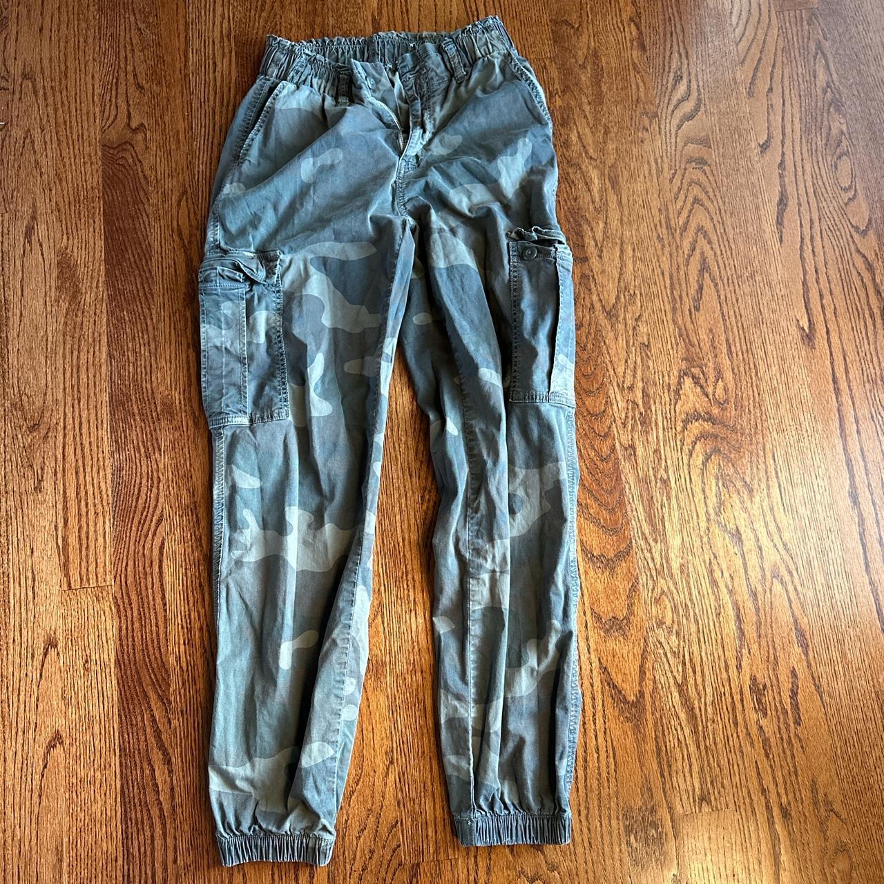 American Eagle camo pants Depop