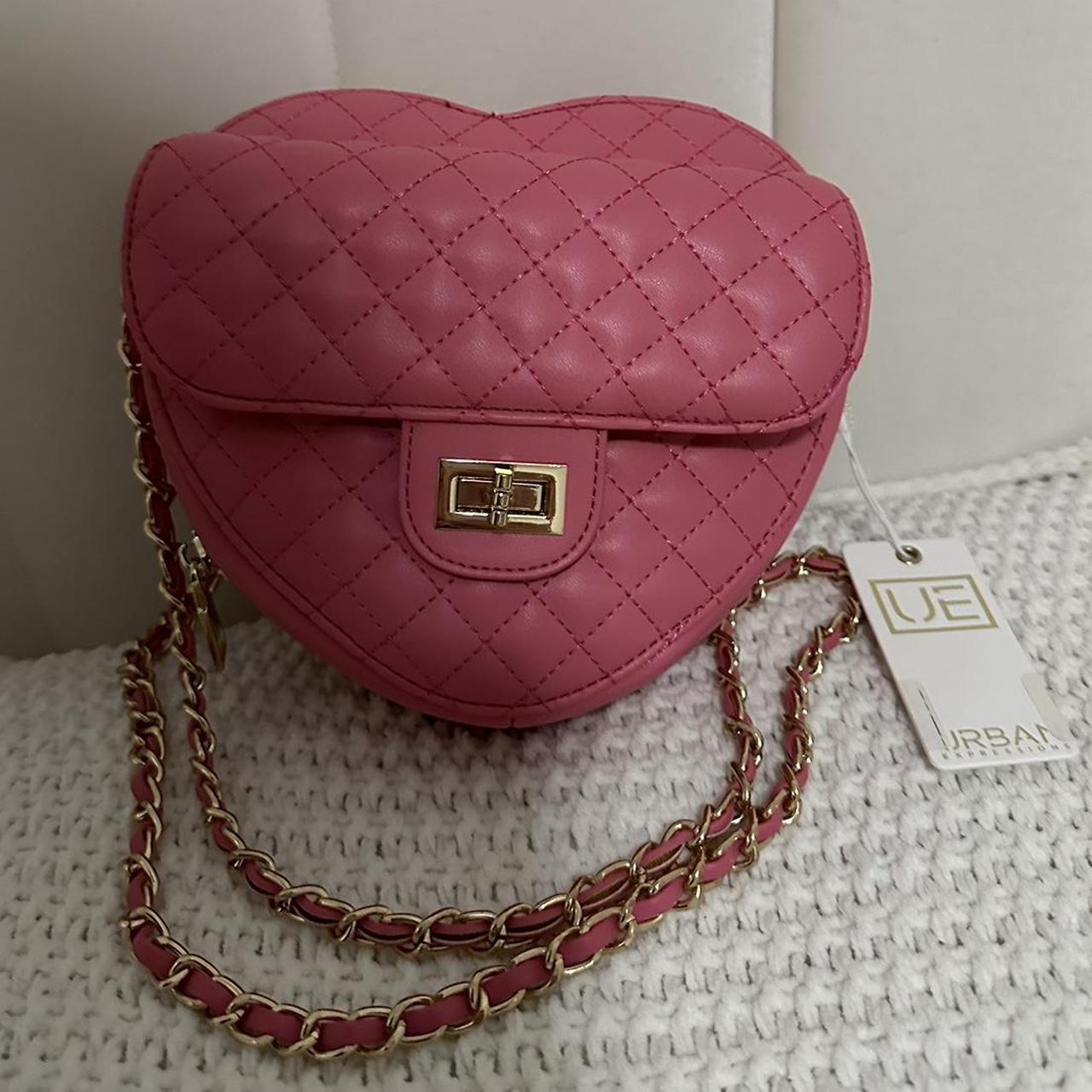 Pink Quilted Heart Crossbody Bag 🎀🩰 beautiful gold... Depop