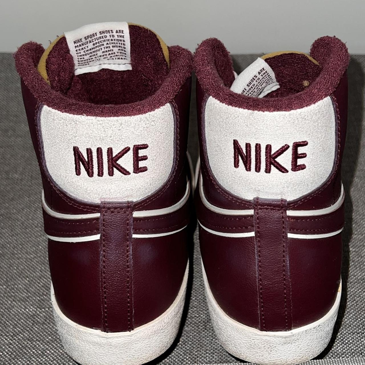 mens burgundy nike shoes