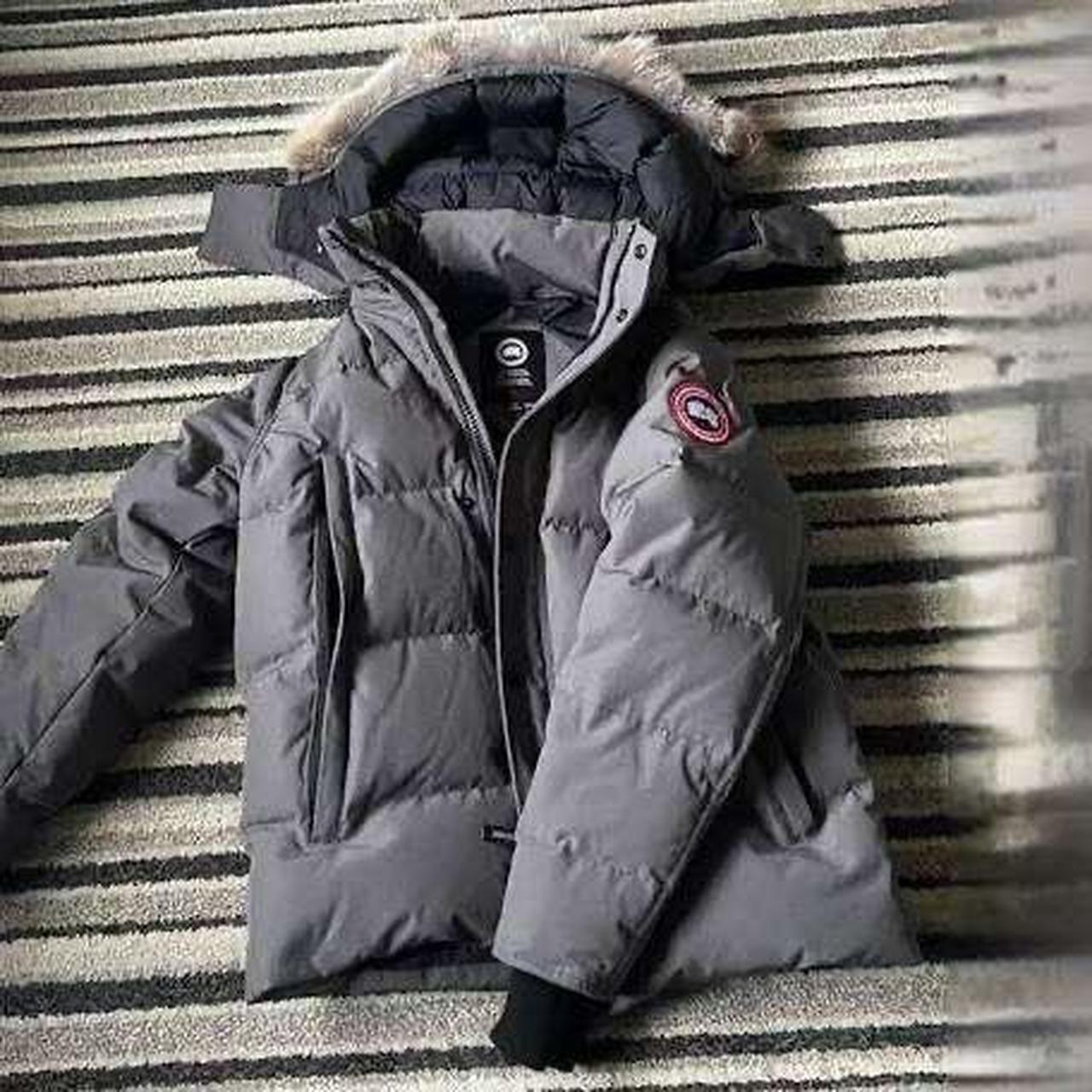 Grey Canada goose coat band new trying get it gone - Depop