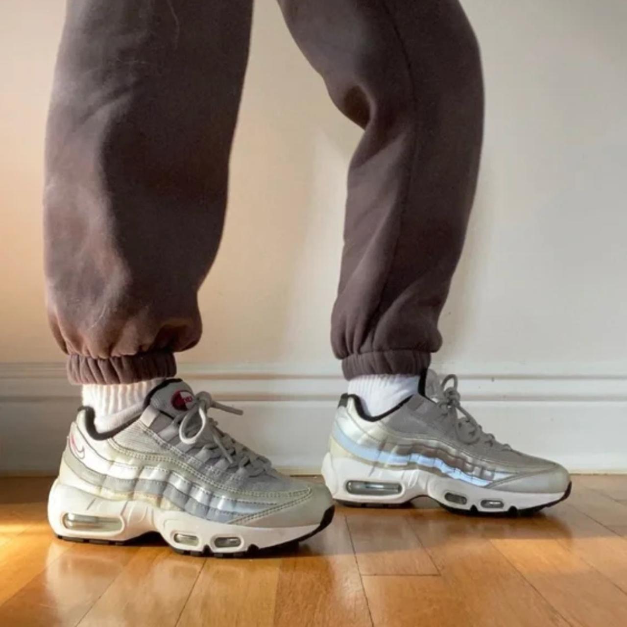 Nike air max sale 95 silver bullet women's