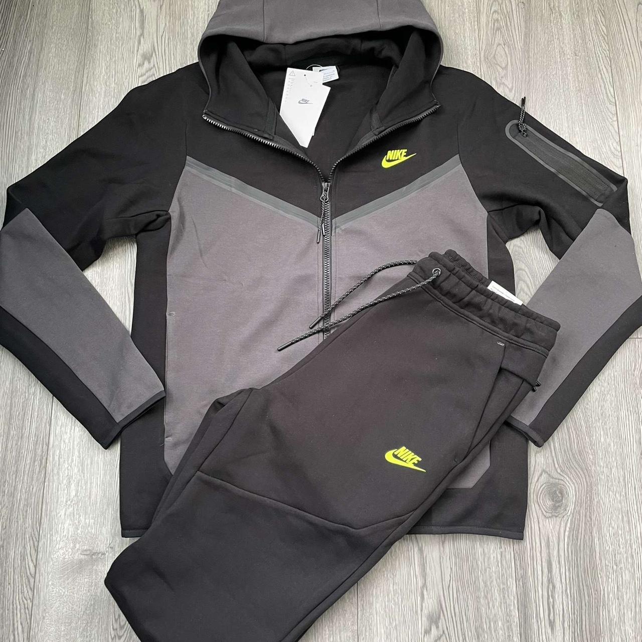 mens black nike tech fleece tracksuit