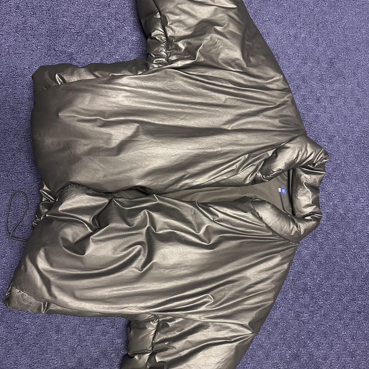 yeezy round jacket black